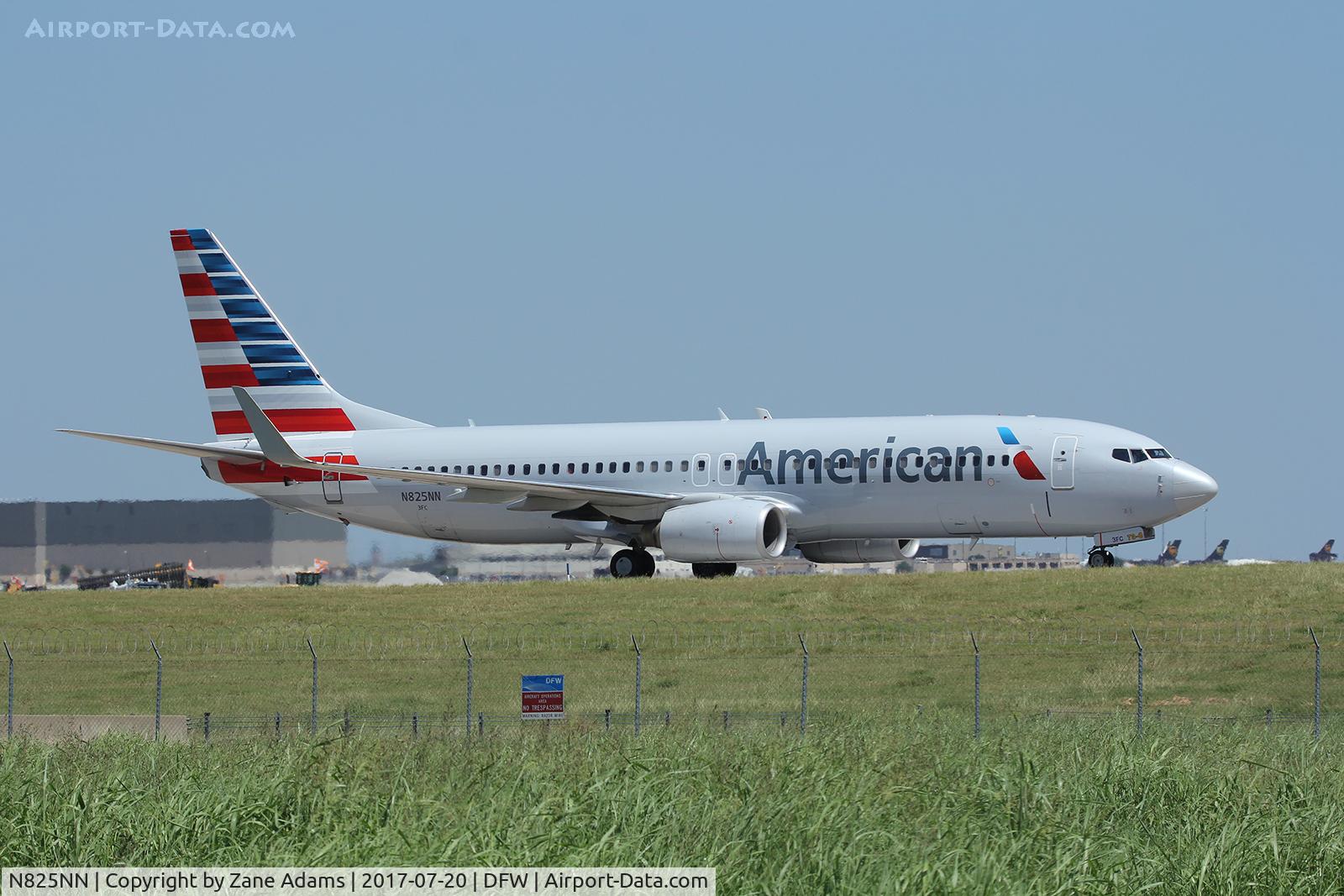 N825NN, 2010 Boeing 737-823 C/N 31087, At DFW Airport