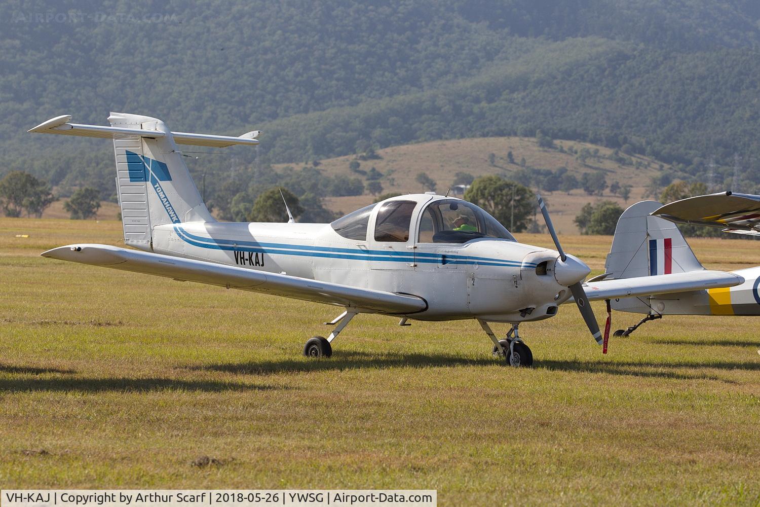 VH-KAJ, 1979 Piper PA-38-112 Tomahawk Tomahawk C/N 38-79A0779, Red Thunder - Watts Bridge 2018