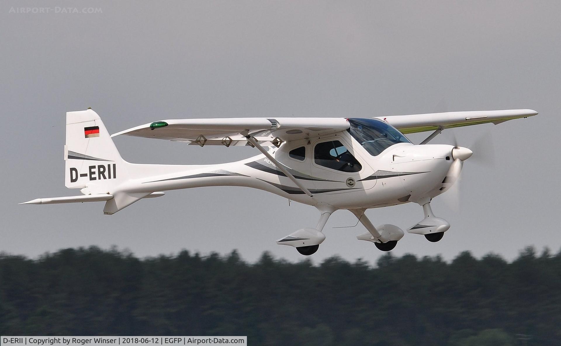 D-ERII, 2009 Remos GX C/N 315, Visiting Remos GX departing Runway 04.