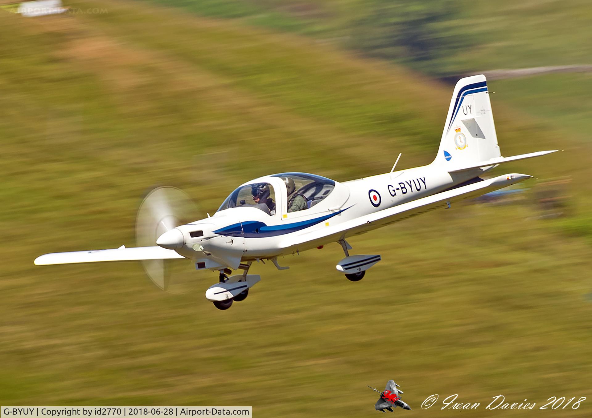 G-BYUY, 2000 Grob G-115E Tutor T1 C/N 82109/E, Grob Tutor Low Level
