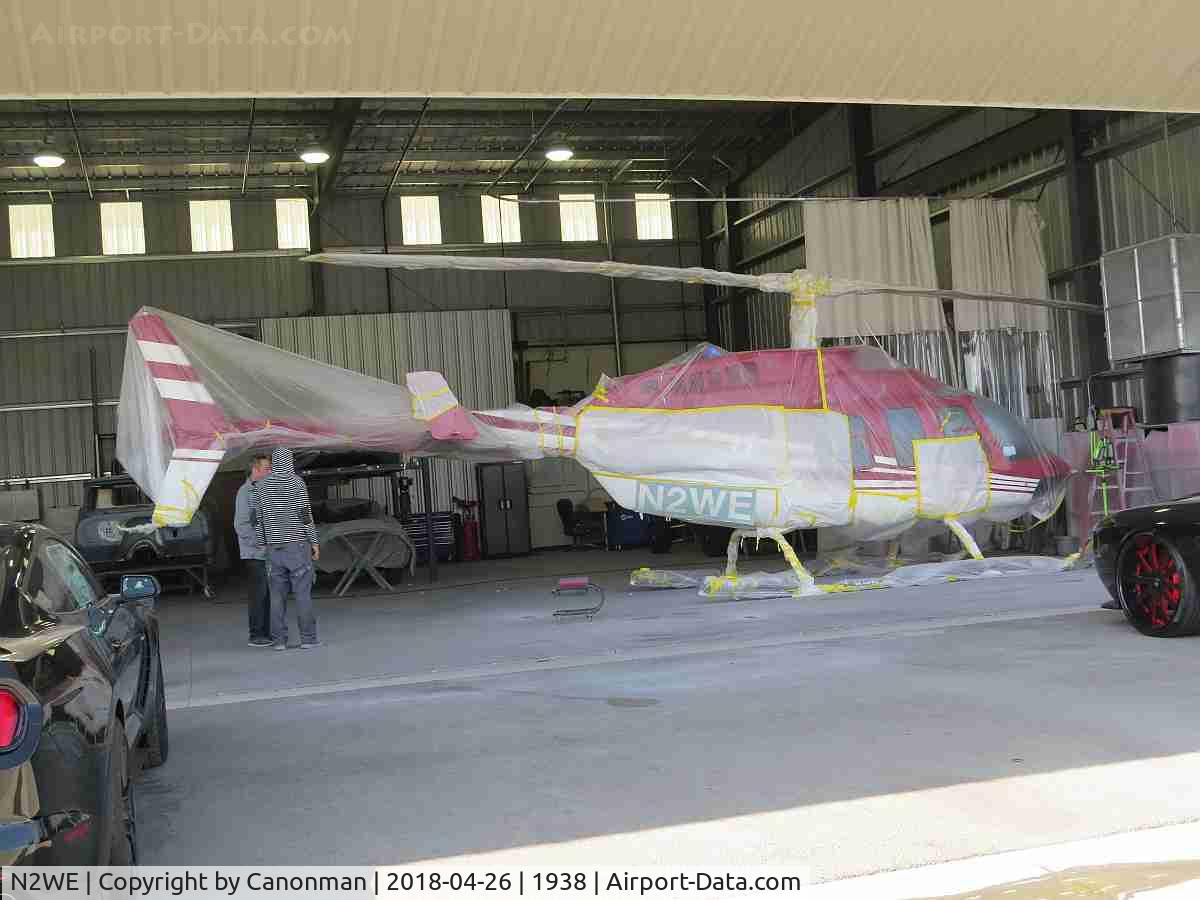 N2WE, 1993 Bell 206L-4 LongRanger IV LongRanger C/N 52027, Being painted