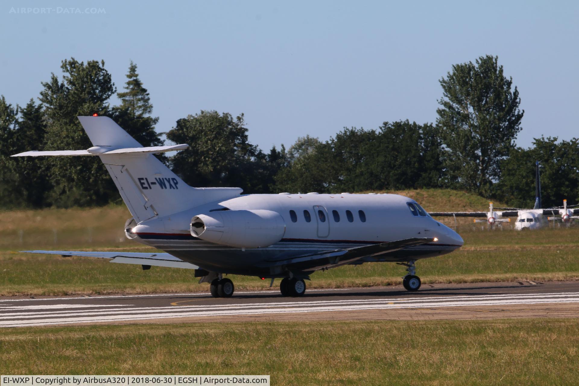 EI-WXP, 1998 Raytheon Hawker 800XP C/N 258382, Line up Rwy 09