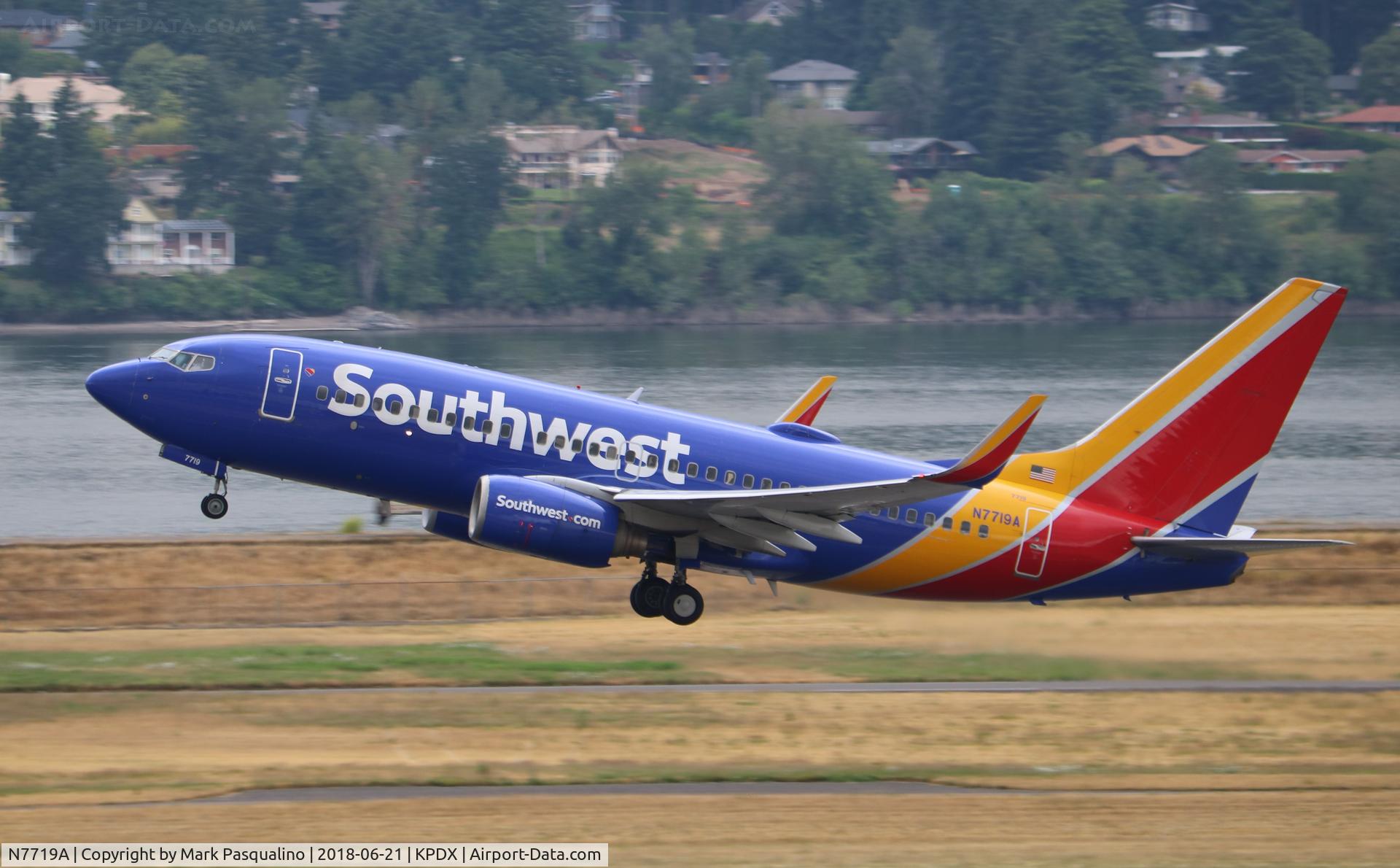 N7719A, 2005 Boeing 737-76N C/N 32666, Boeing 737-76N