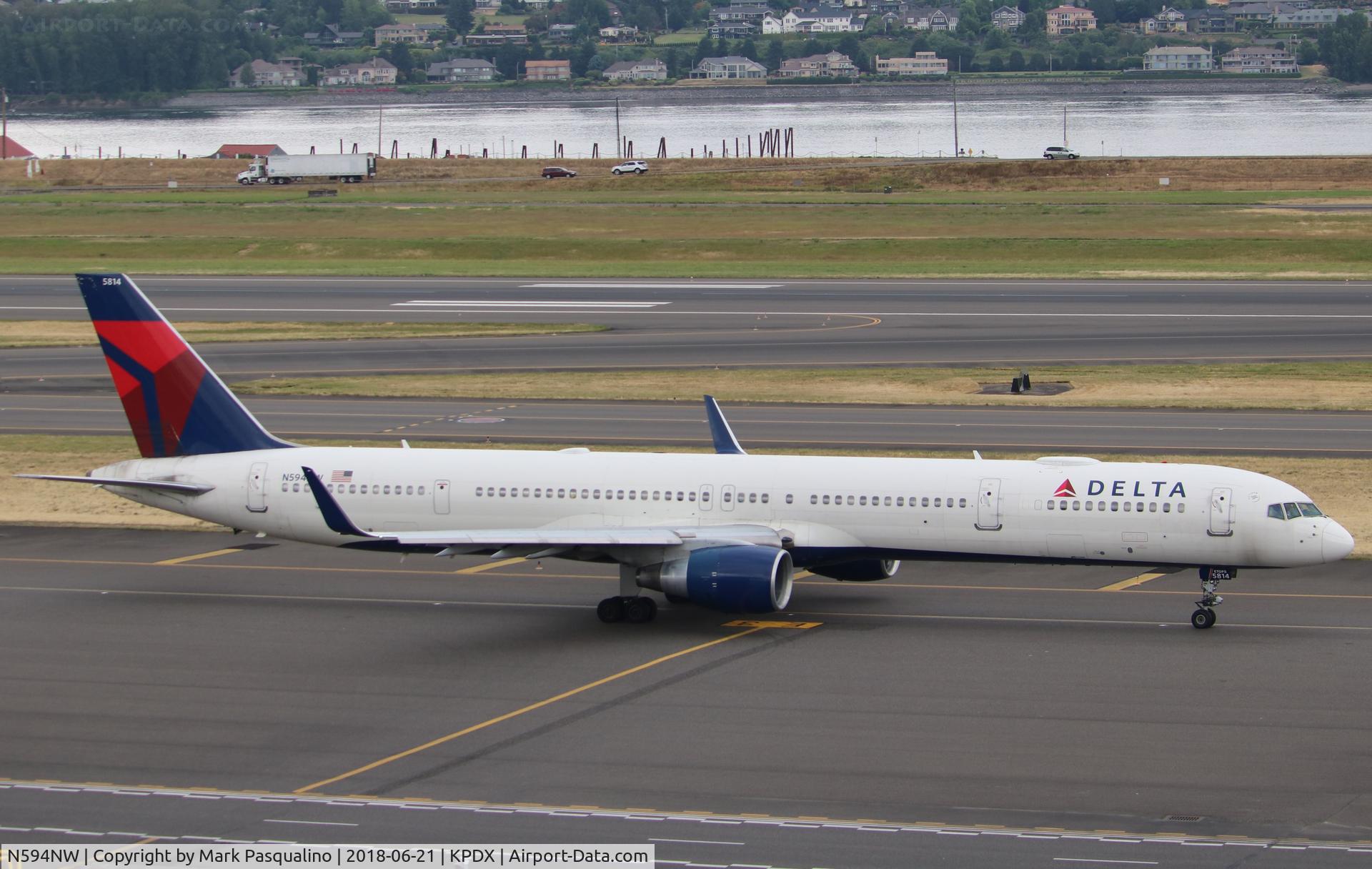 N594NW, 2003 Boeing 757-351 C/N 32994, Boeing 757-351