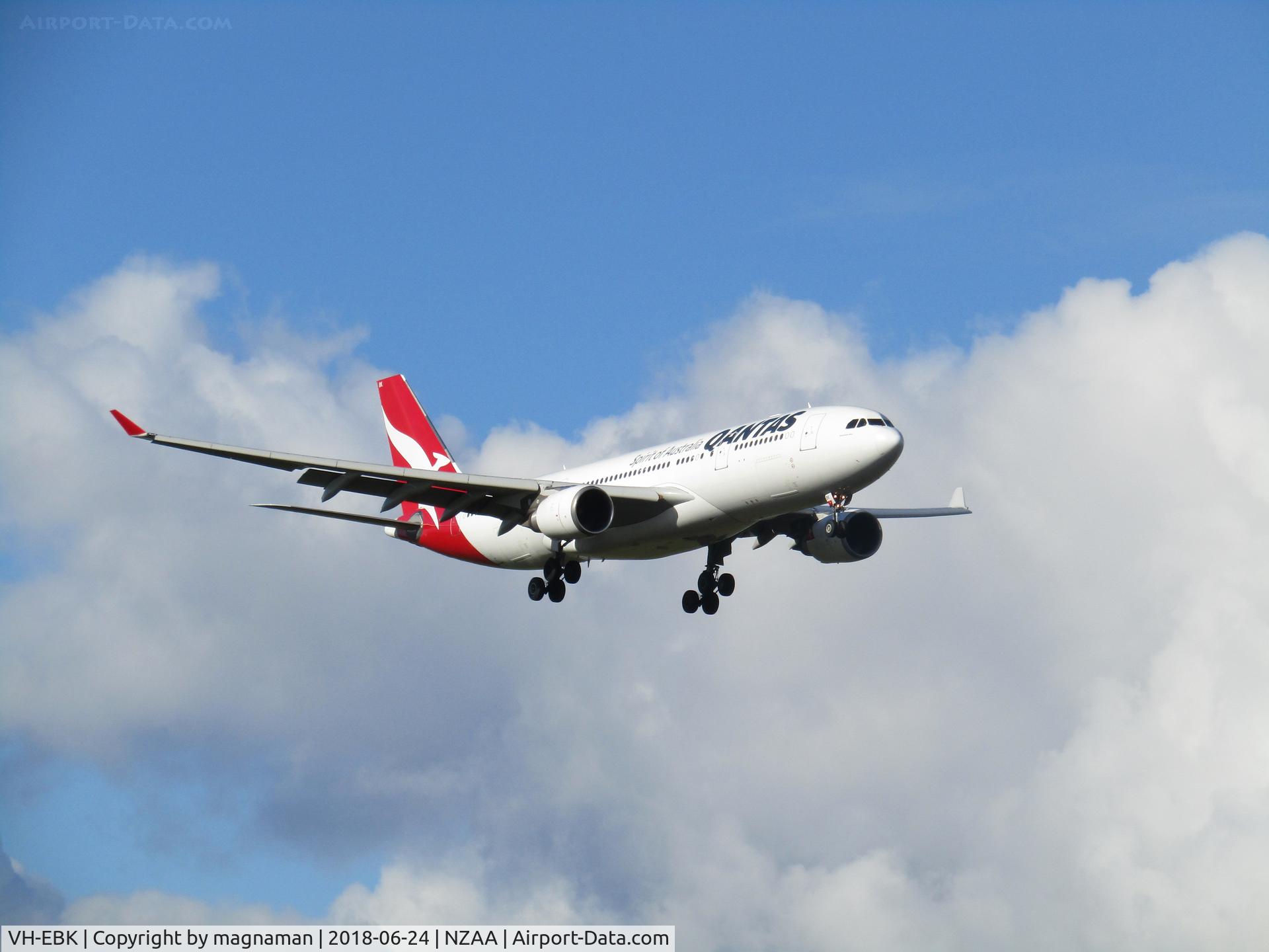 VH-EBK, 2008 Airbus A330-202 C/N 945, short finals