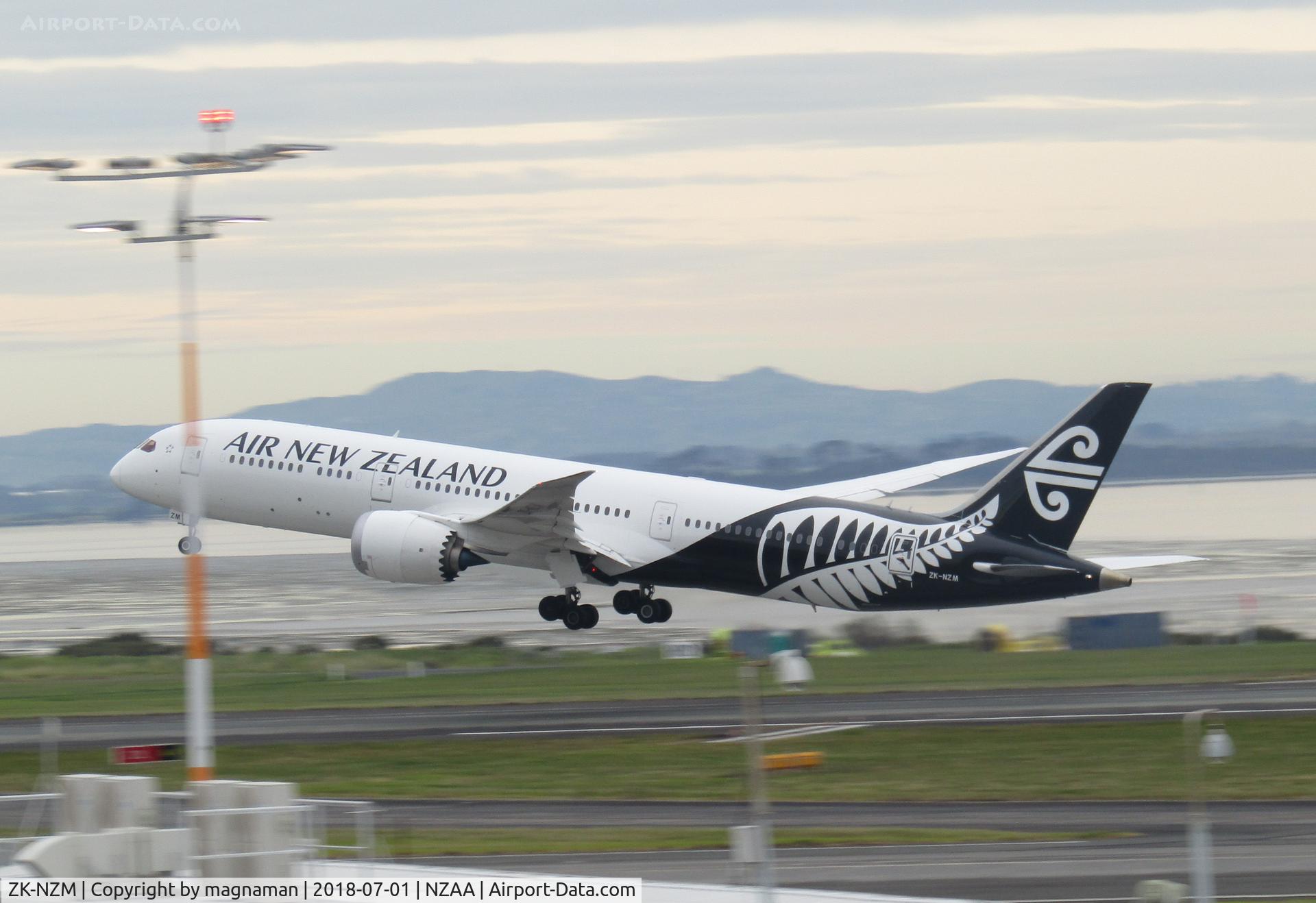 ZK-NZM, 2017 Boeing 787-9 Dreamliner Dreamliner C/N 38180, taking off from AKL