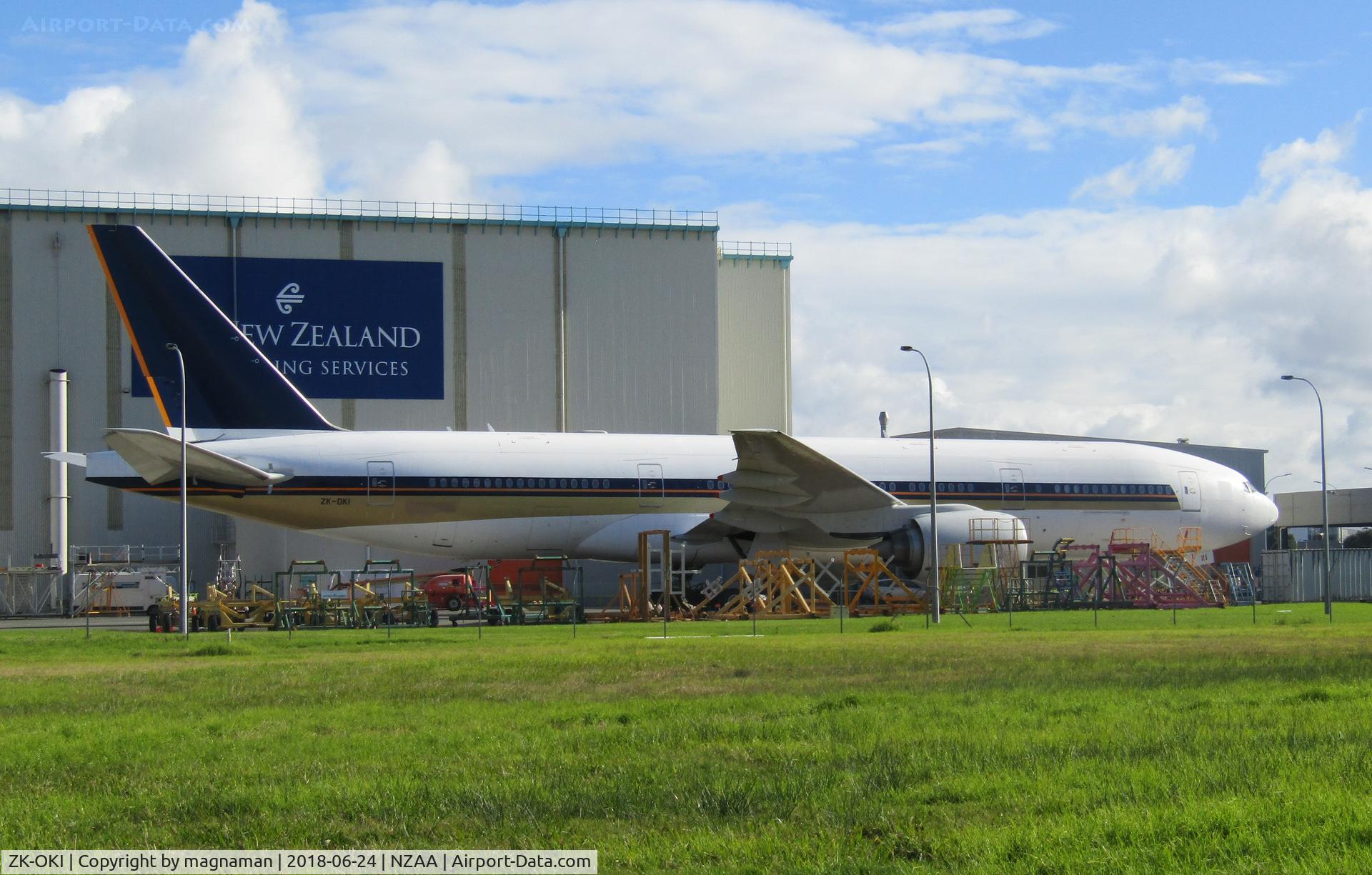 ZK-OKI, 2002 Boeing 777-212/ER C/N 32336, ex 9V-SVL - on dry lease