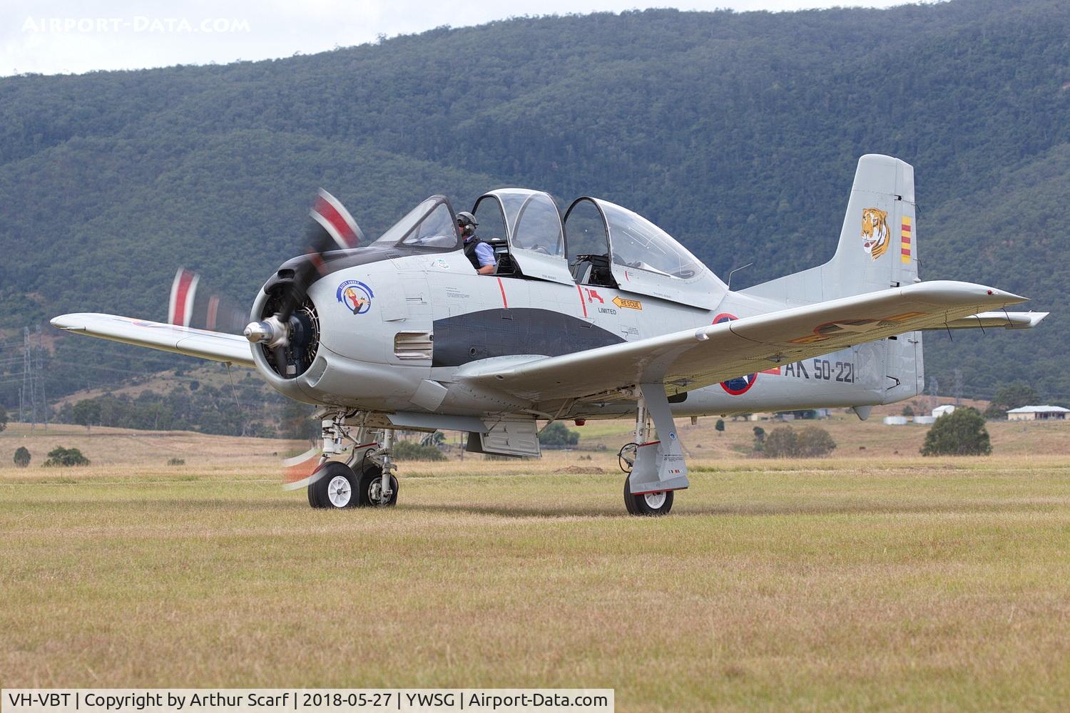 VH-VBT, 1950 North American T-28A Trojan C/N 171-27, Red Thunder - Watts Bridge 2018