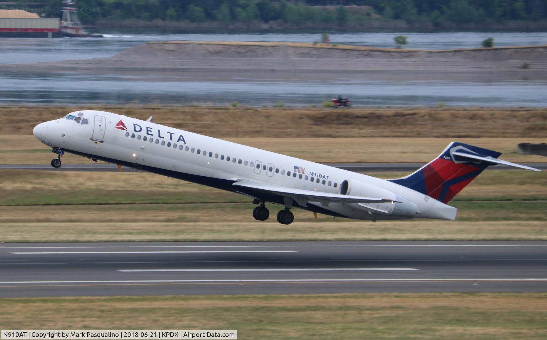 N910AT, 2001 Boeing 717-200 C/N 55086, Boeing 717-200