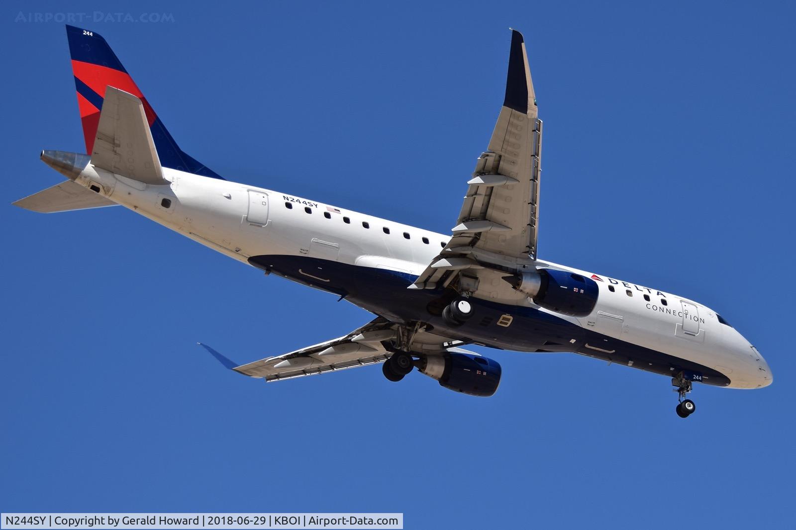 N244SY, 2016 Embraer 175LR (ERJ-170-200LR) C/N 17000598, Landing RWY 28L.