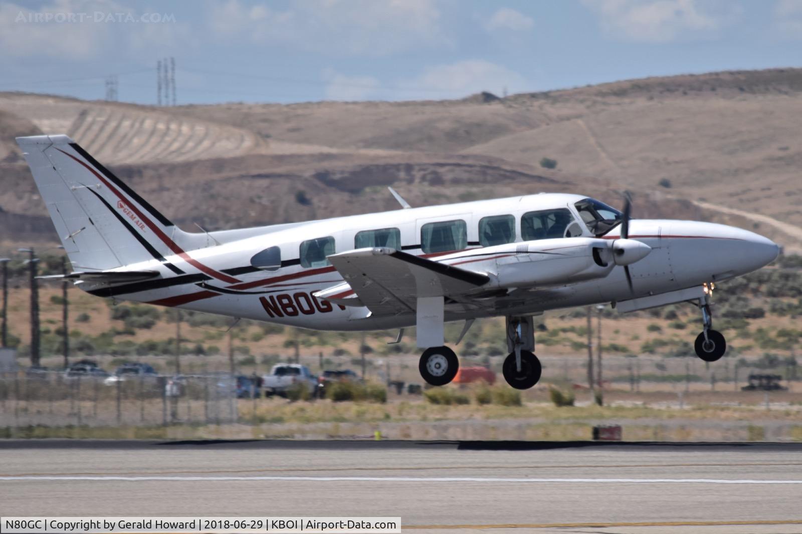 N80GC, 1973 Cessna 310Q C/N 310Q0921, Take off from RWY 28R.