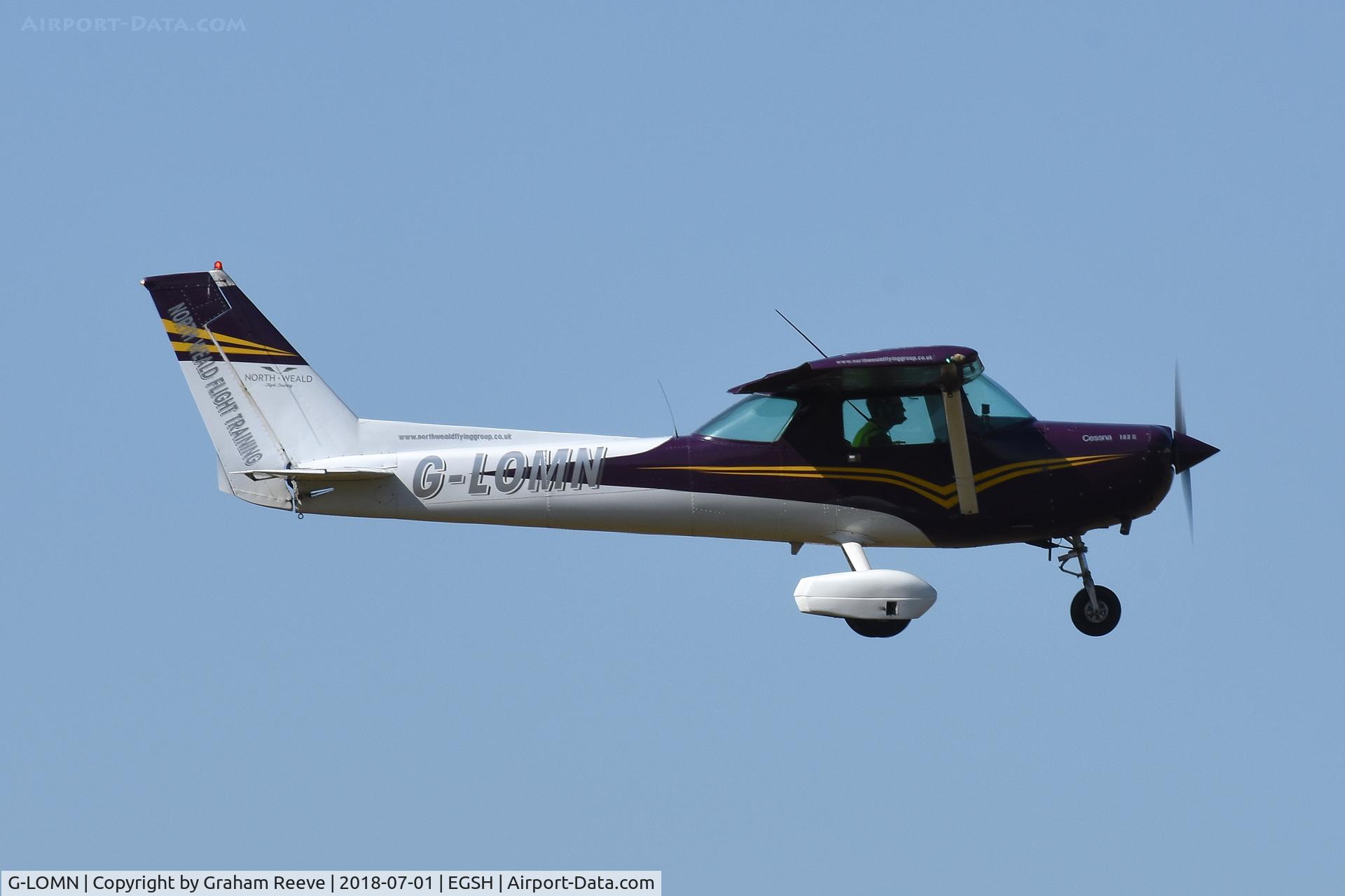 G-LOMN, 1981 Cessna 152 C/N 15285217, Landing at Norwich.