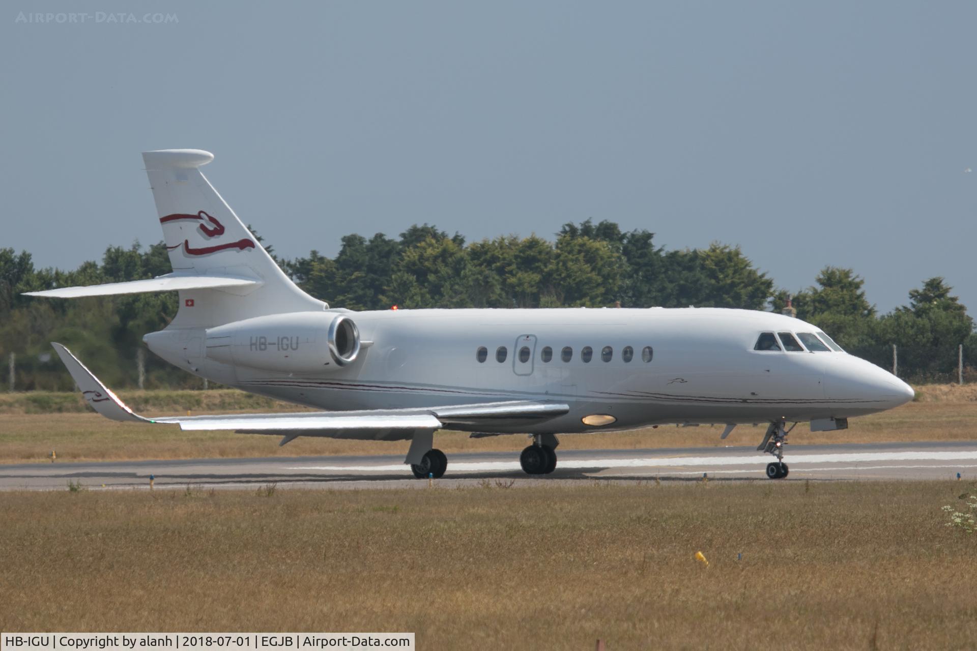 HB-IGU, 2007 Dassault Falcon 2000EX C/N 111, Taxiing in through the heat haze after arrival