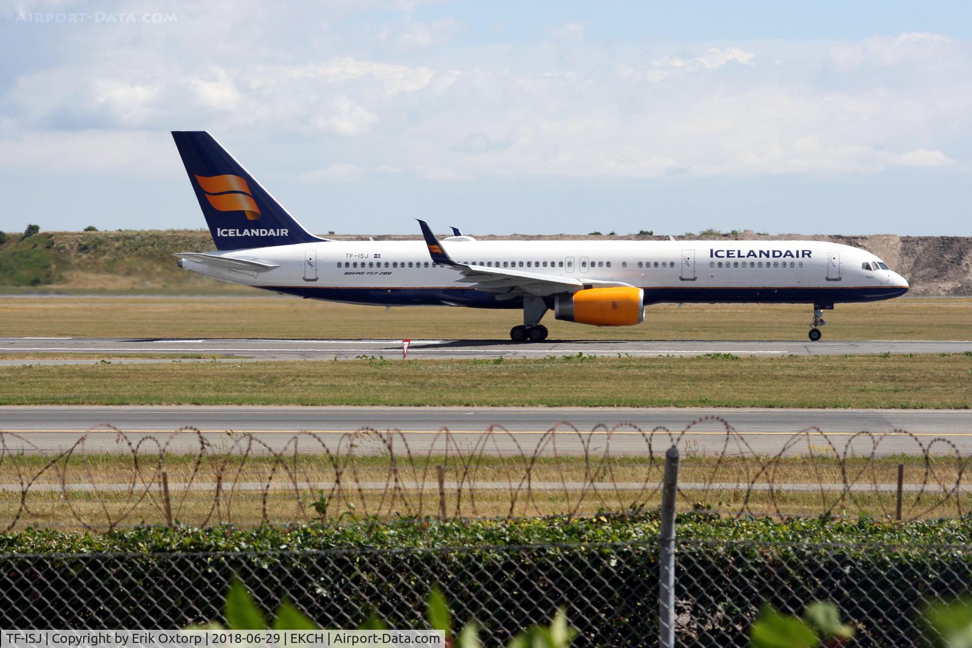 TF-ISJ, 1999 Boeing 757-256 C/N 26249, TF-ISJ taking off rw 22L