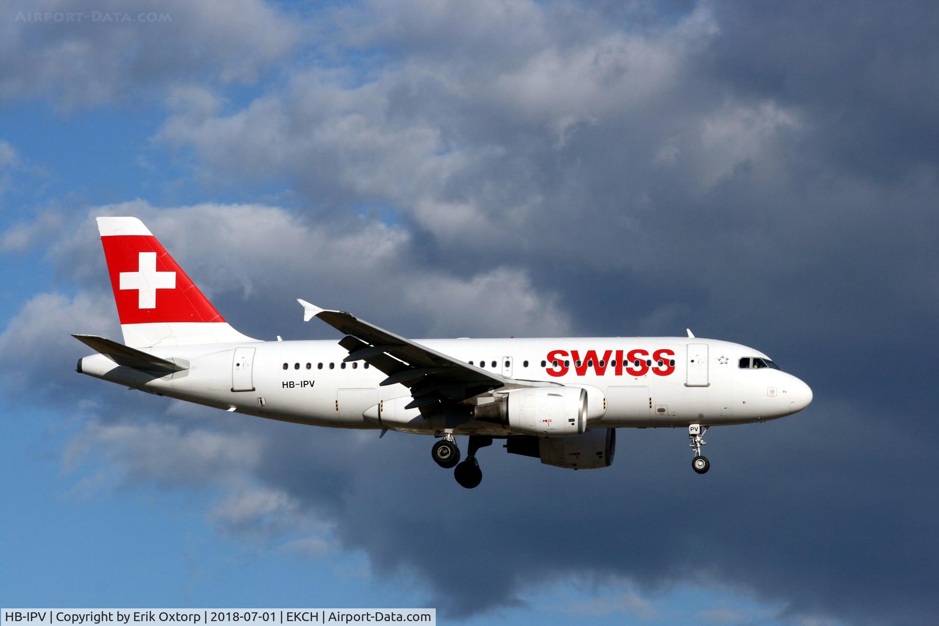 HB-IPV, 1996 Airbus A319-112 C/N 578, HB-IPV landing rw 22L