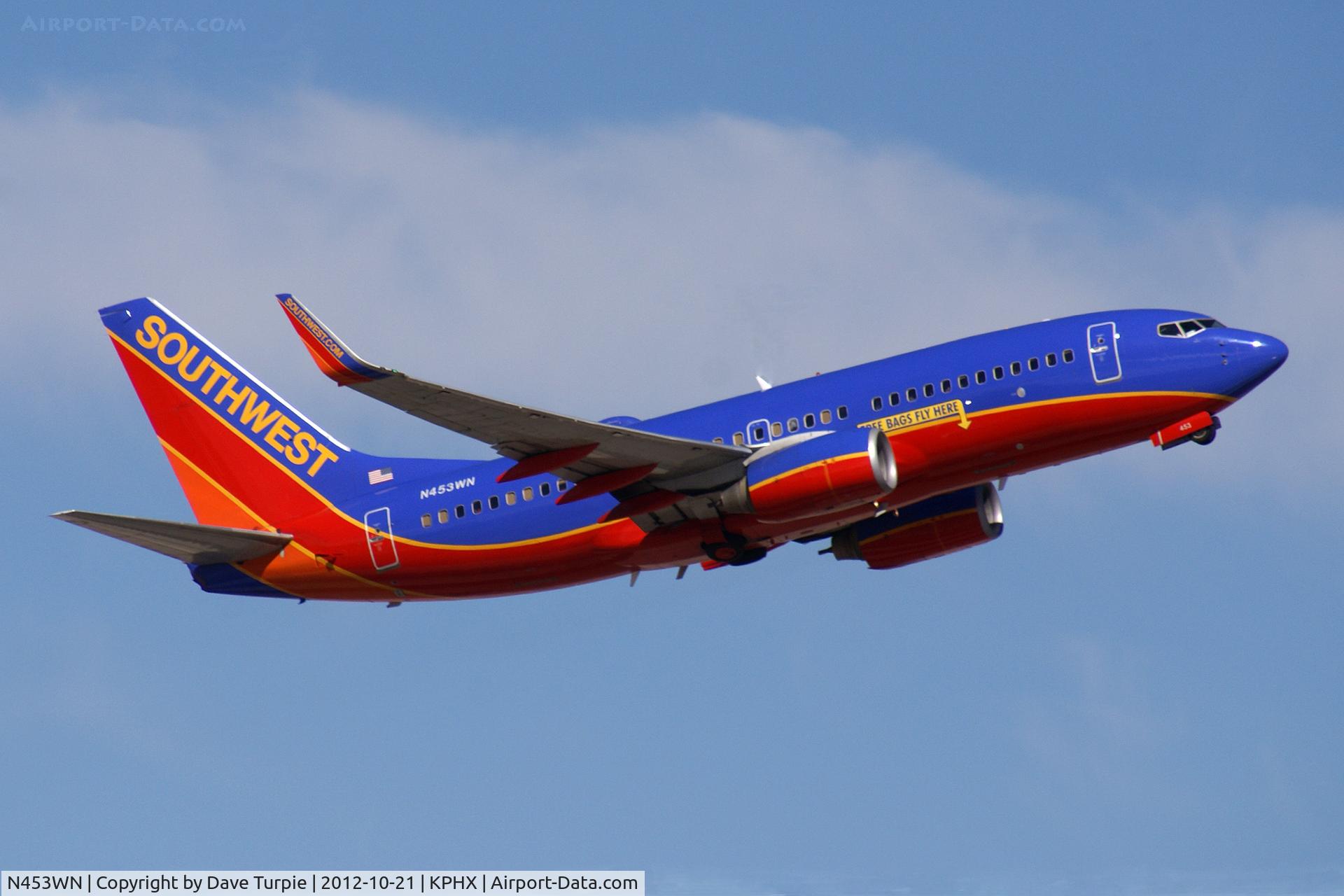 N453WN, 2004 Boeing 737-7H4 C/N 29847, No comment.