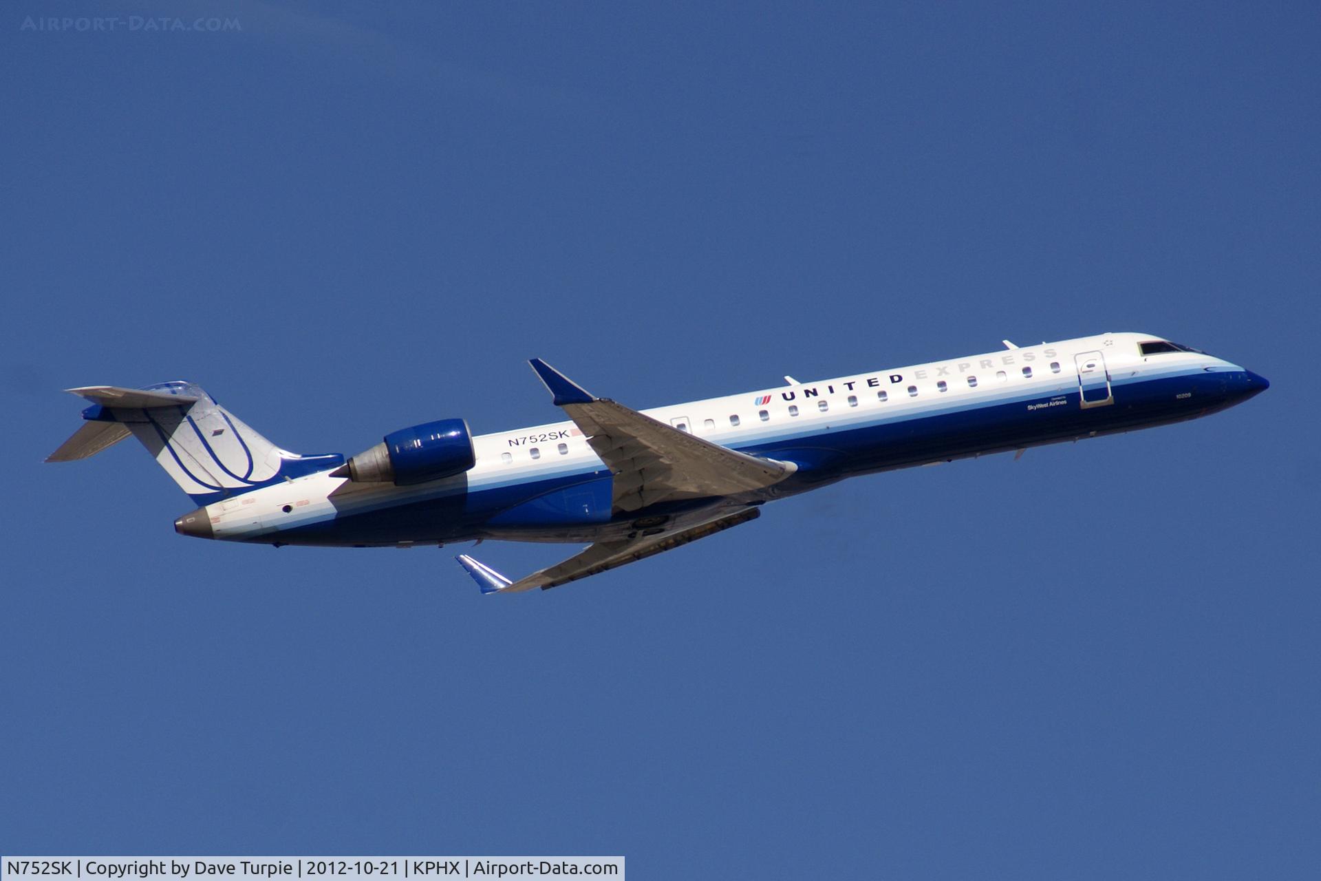 N752SK, 2005 Bombardier CRJ-701ER (CL-600-2C10) Regional Jet C/N 10209, No comment.