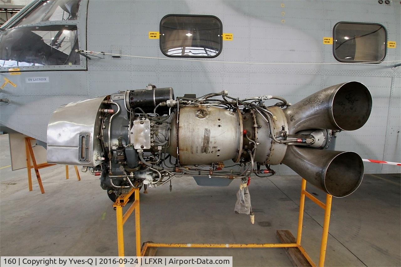 160, Aérospatiale SA-321G Super Frelon C/N 160, Turboméca Turmo III C6 engine, Aérospatiale SA-321G Super Frelon, Naval Aviation Museum, Rochefort-Soubise airport (LFXR)
