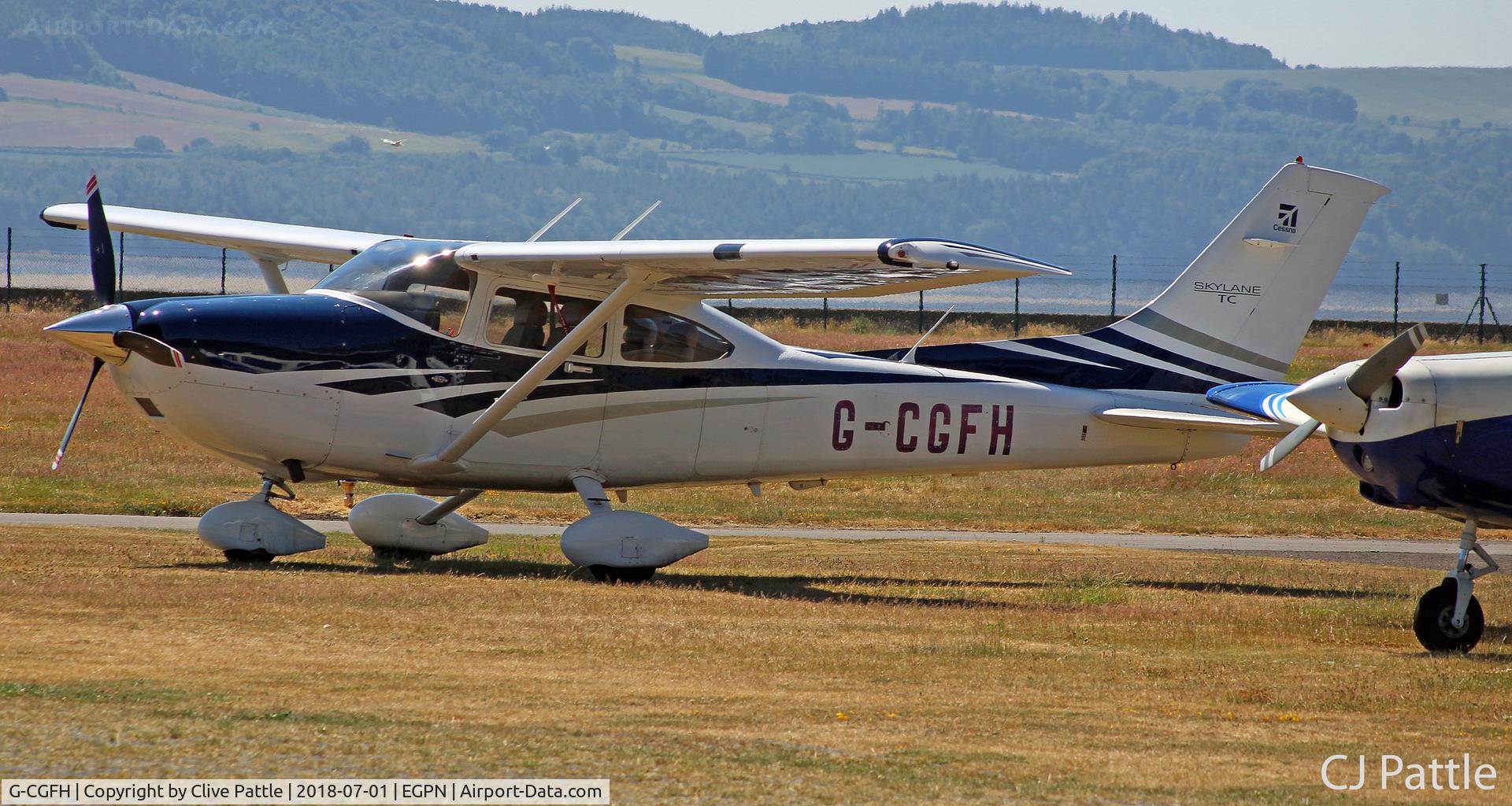 G-CGFH, 2006 Cessna T182T Turbo Skylane C/N T18208667, Parked at Dundee