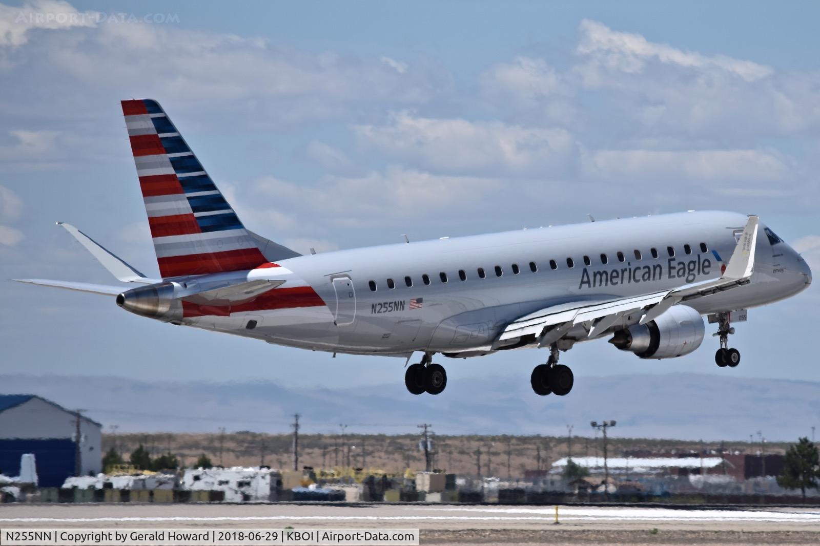 N255NN, 2017 Embraer 175LR (ERJ-170-200LR) C/N 17000664, Landing RWY 28R.
