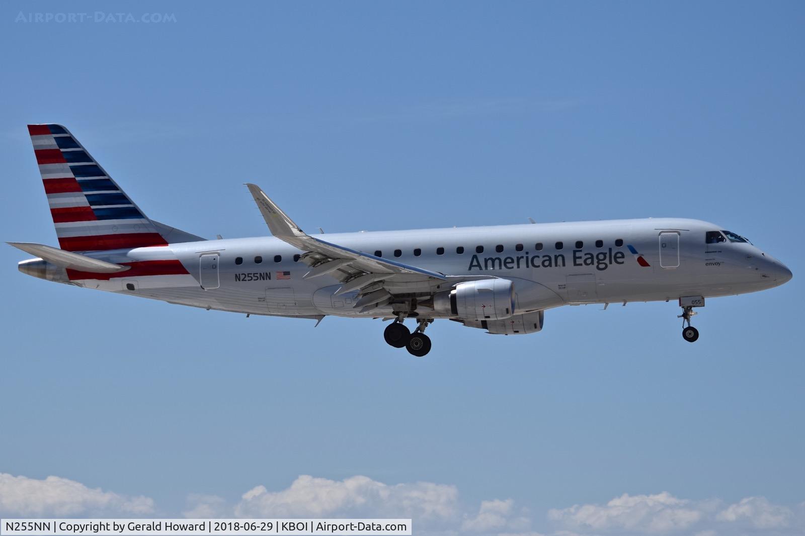 N255NN, 2017 Embraer 175LR (ERJ-170-200LR) C/N 17000664, Landing RWY 28R.