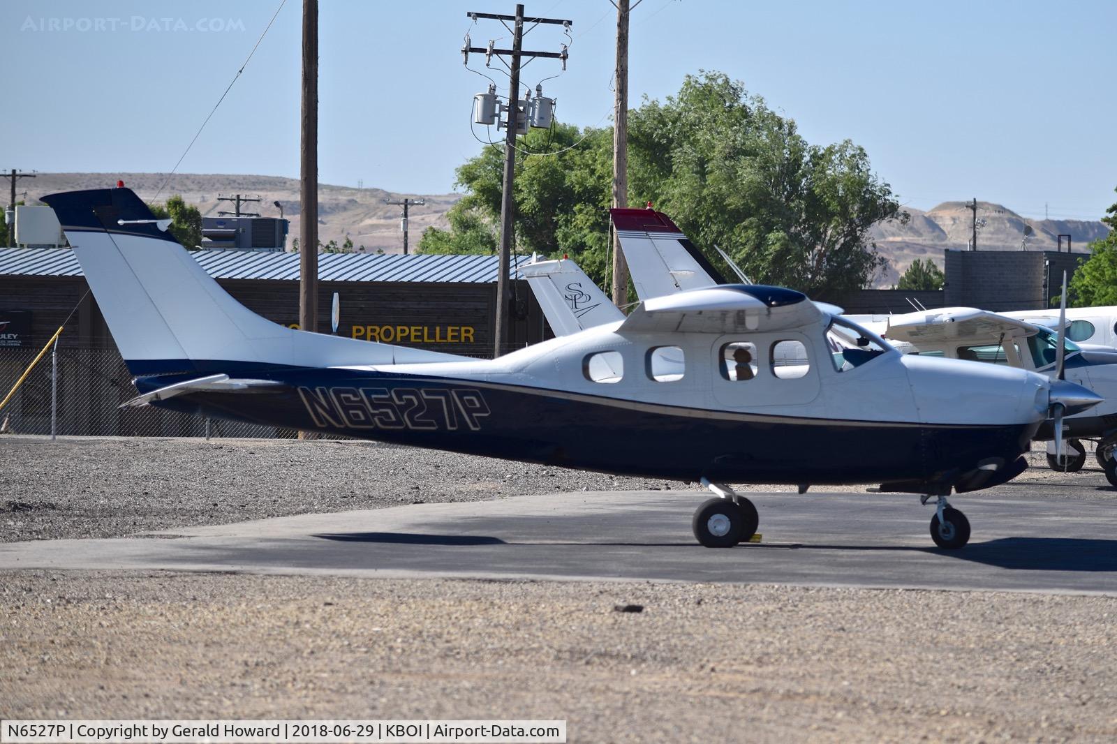 N6527P, 1978 Cessna P210N Pressurised Centurion C/N P21000186, Parked on the south GA ramp.