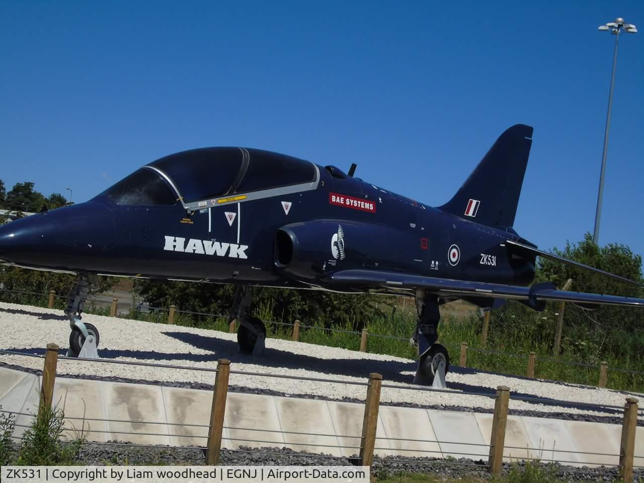 ZK531, British Aerospace Hawk T.53 C/N 312195/171, Gate guard Huy