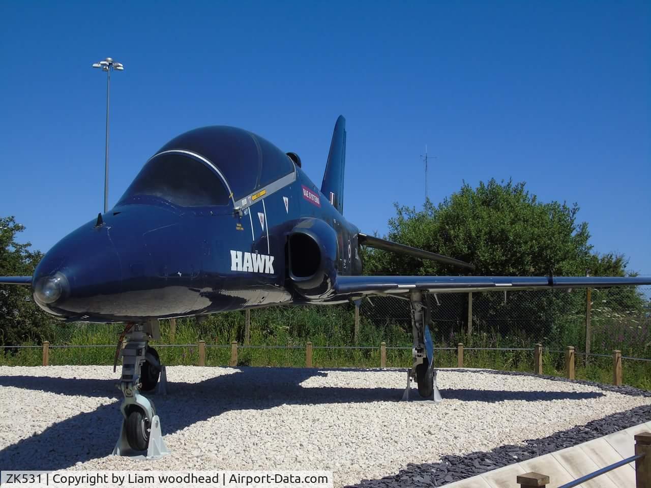 ZK531, British Aerospace Hawk T.53 C/N 312195/171, Gate guard Huy