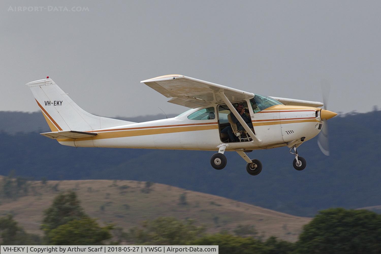VH-EKY, 1972 Cessna 182P Skylane C/N 18260892, Red Thunder - Watts Bridge 2018