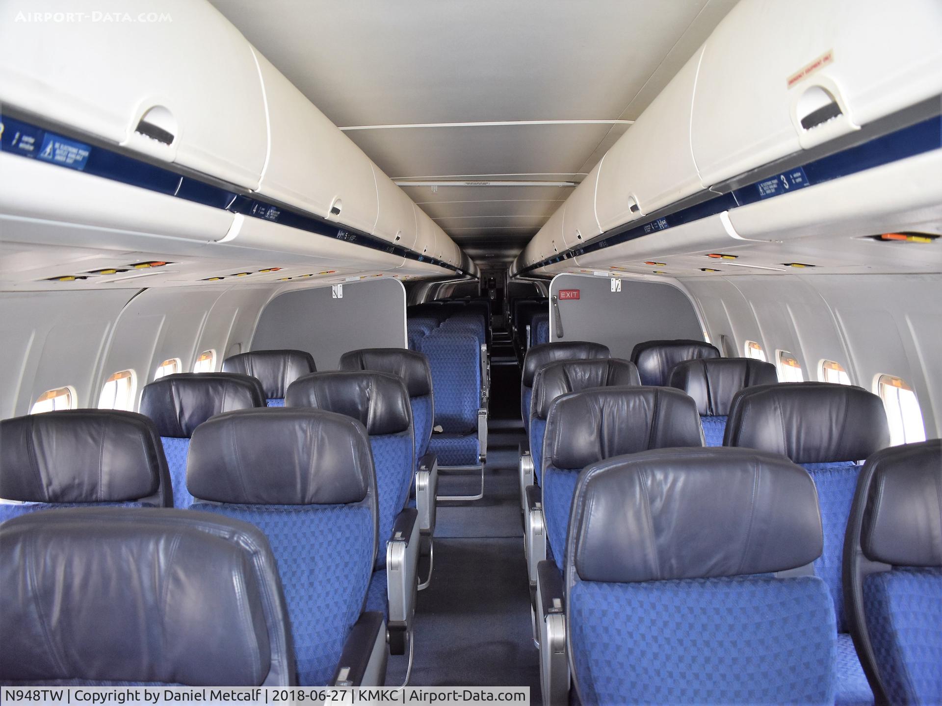 N948TW, 1987 McDonnell Douglas MD-83 (DC-9-83) C/N 49575, Cabin