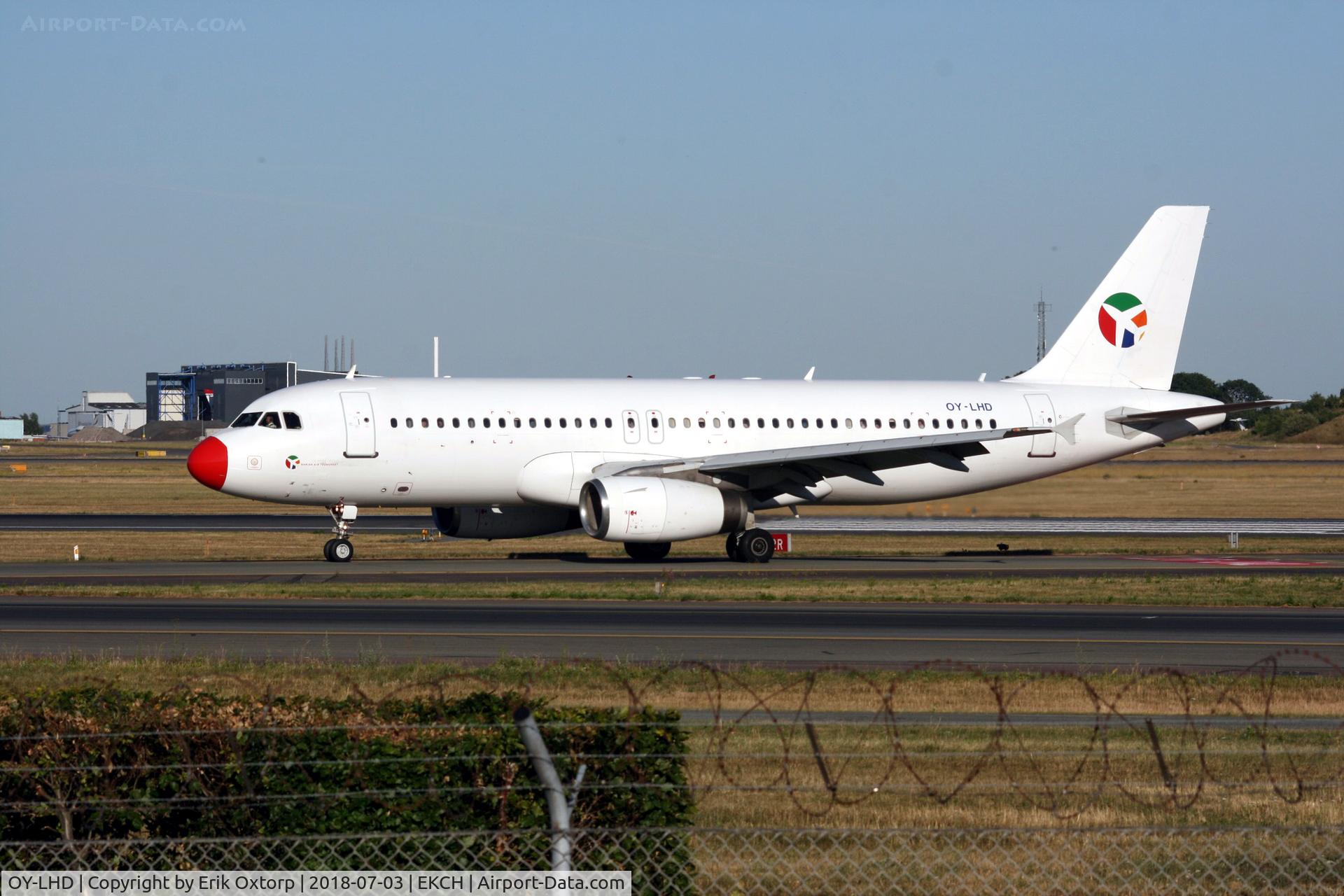 OY-LHD, 1990 Airbus A320-231 C/N 0113, OY-LHD landed rw 04L