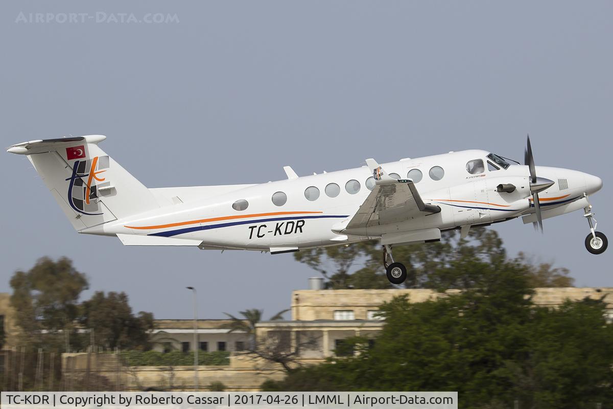 TC-KDR, Beech Super King Air 350 C/N FL-961, Runway 13