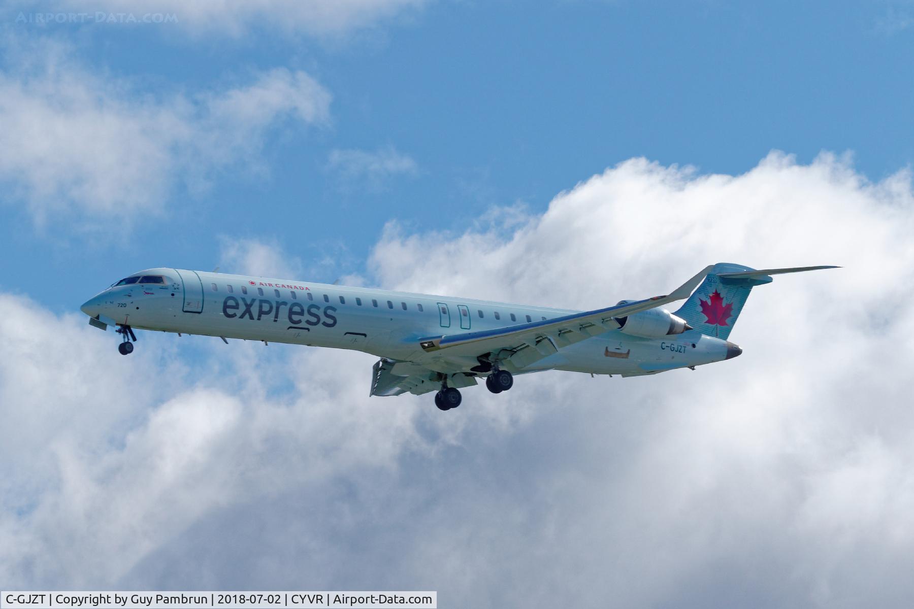 C-GJZT, 2016 Bombardier CRJ-900 (CL-600-2D24) C/N 15423, Landing
