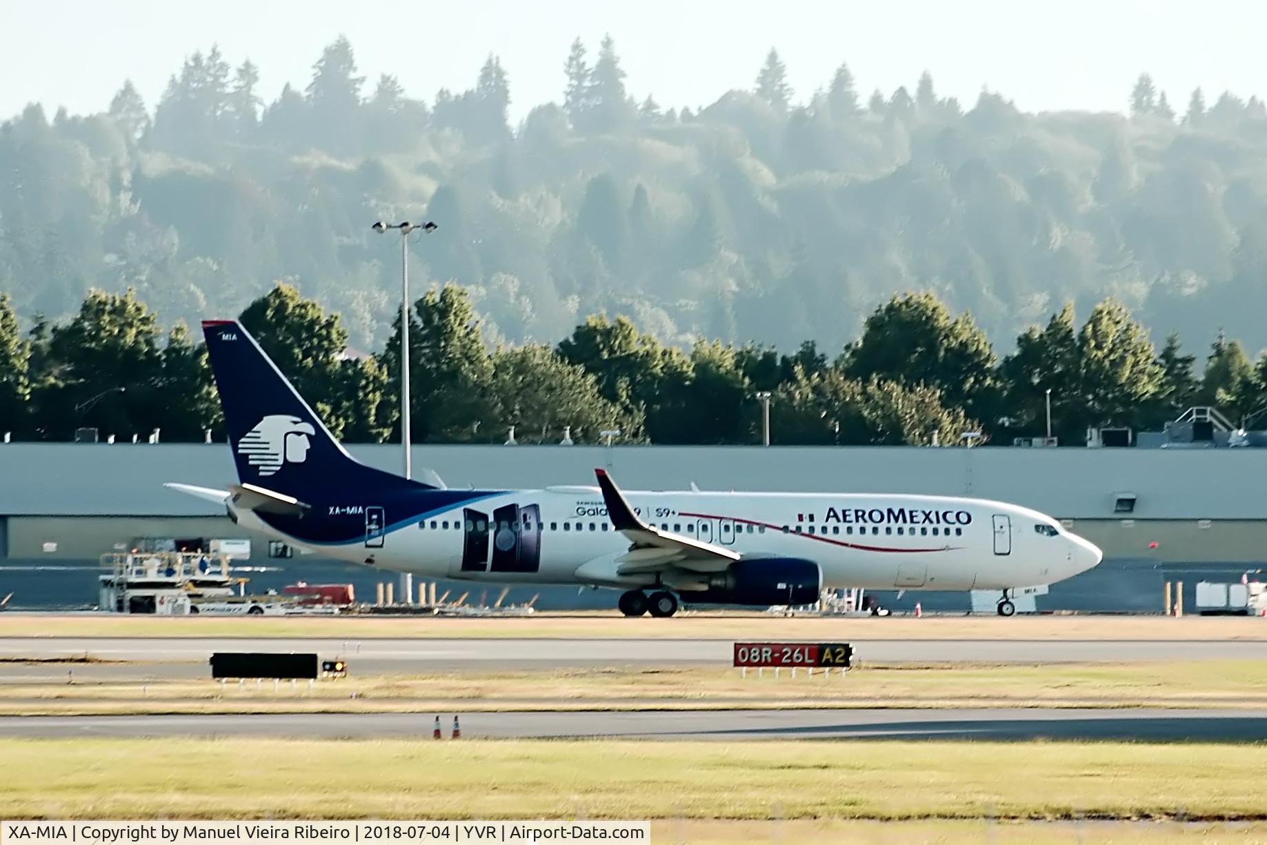XA-MIA, 2007 Boeing 737-852 C/N 35119, Starboard (right) view Samsung Galaxy 9 ad