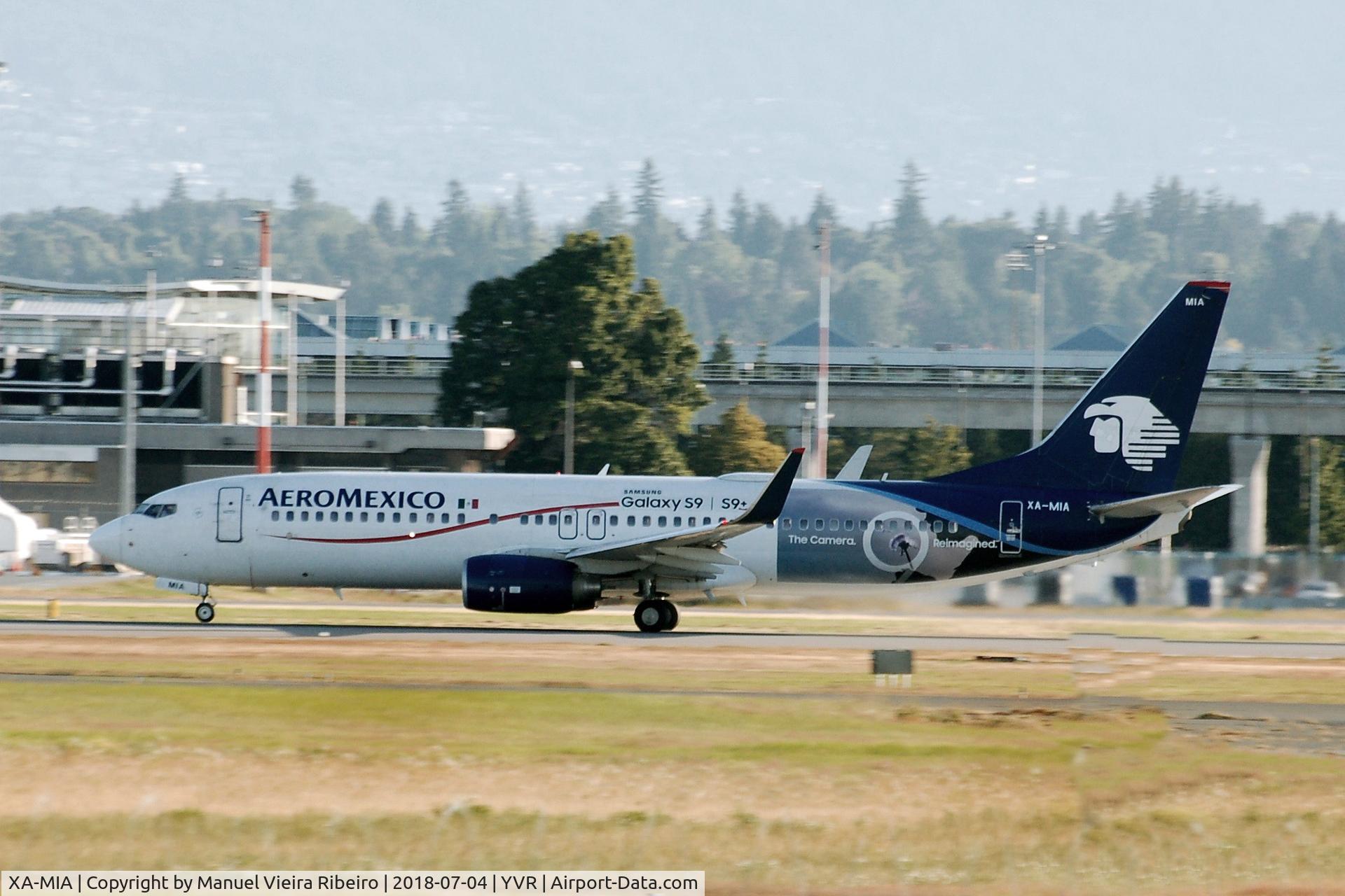 XA-MIA, 2007 Boeing 737-852 C/N 35119, Port (left) side view. Samsung Galaxy 9 ad.