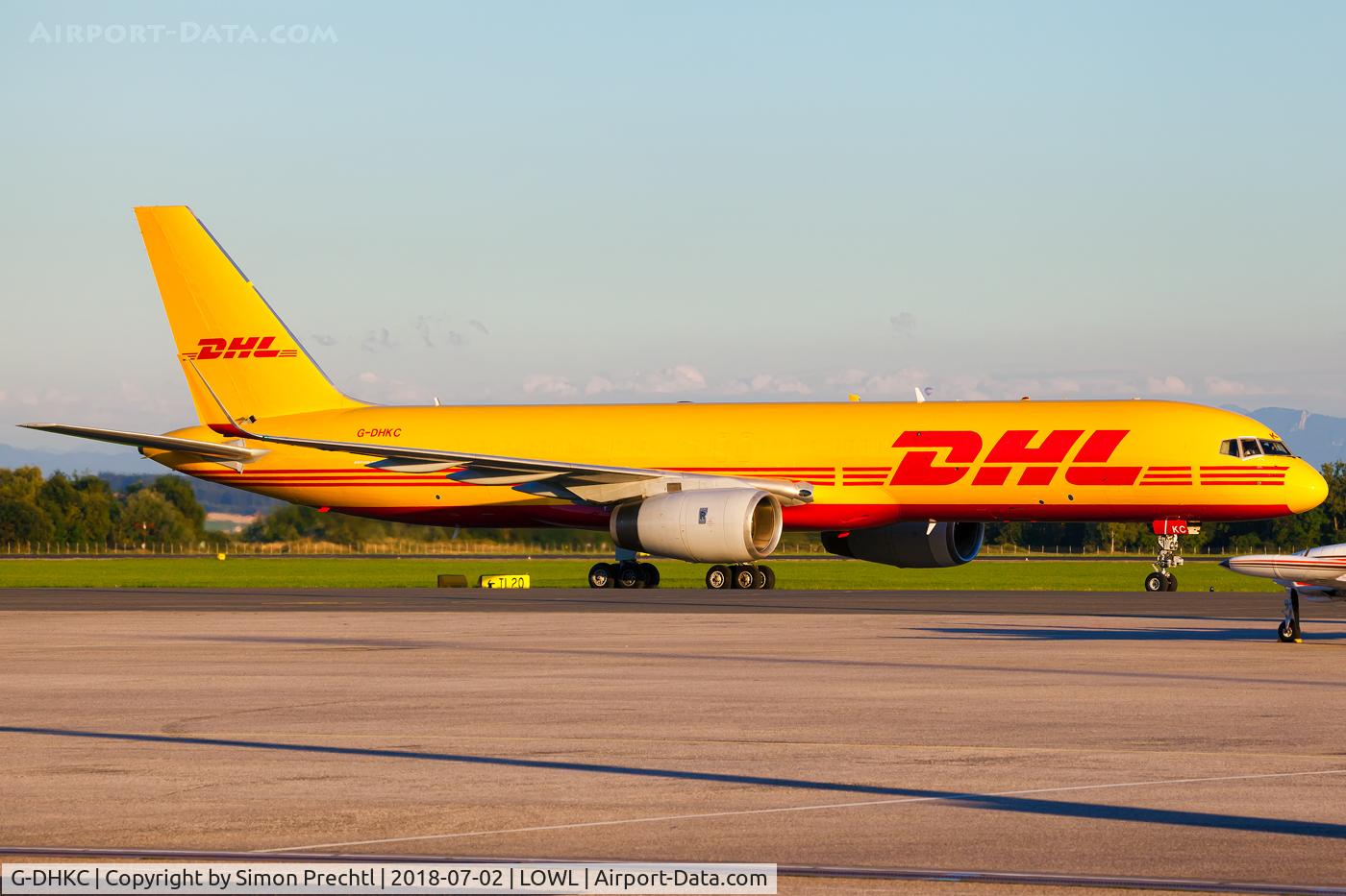 G-DHKC, 2000 Boeing 757-256/PCF C/N 29312, G-DHKC @ Linz Airport