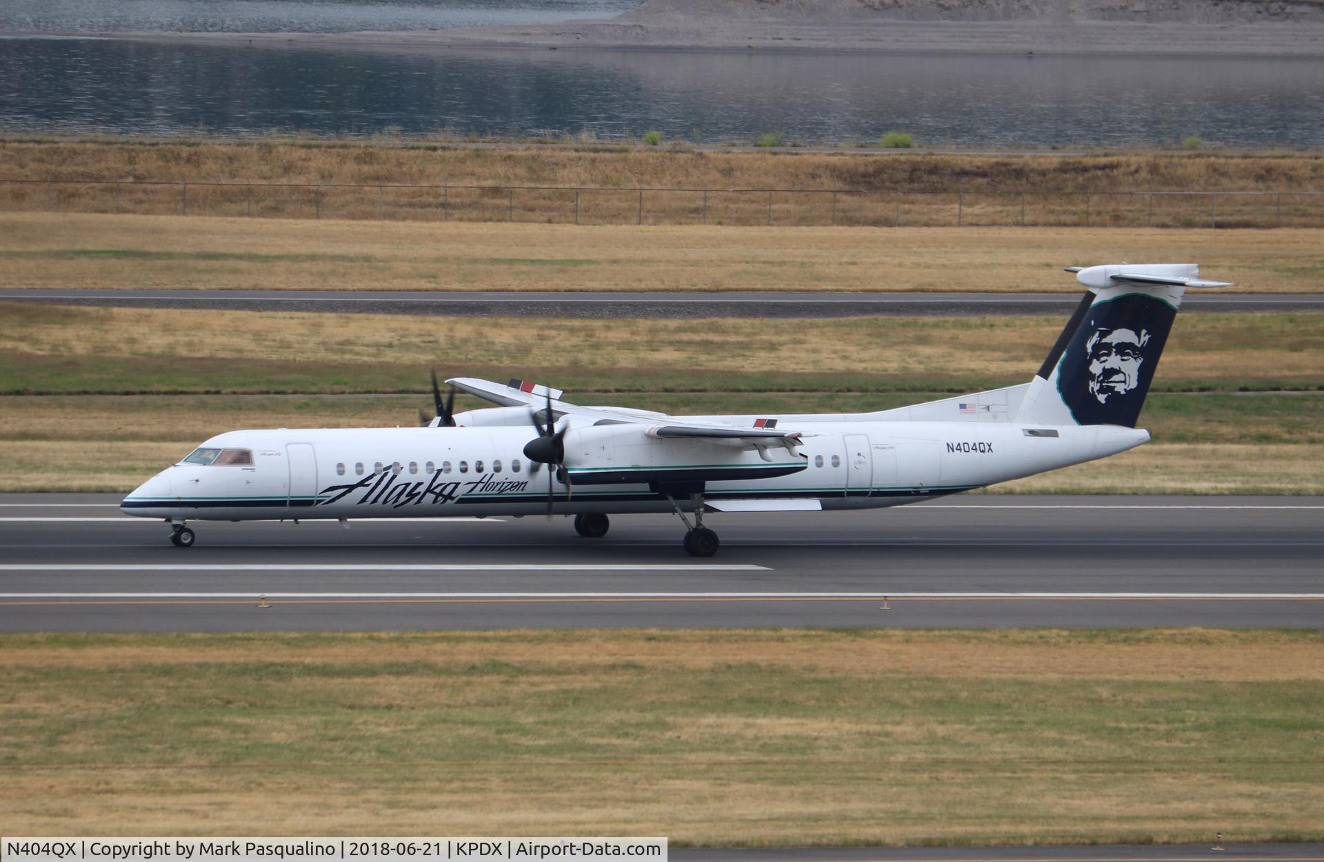 N404QX, 2001 Bombardier DHC-8-402 Dash 8 C/N 4046, DHC-8-402