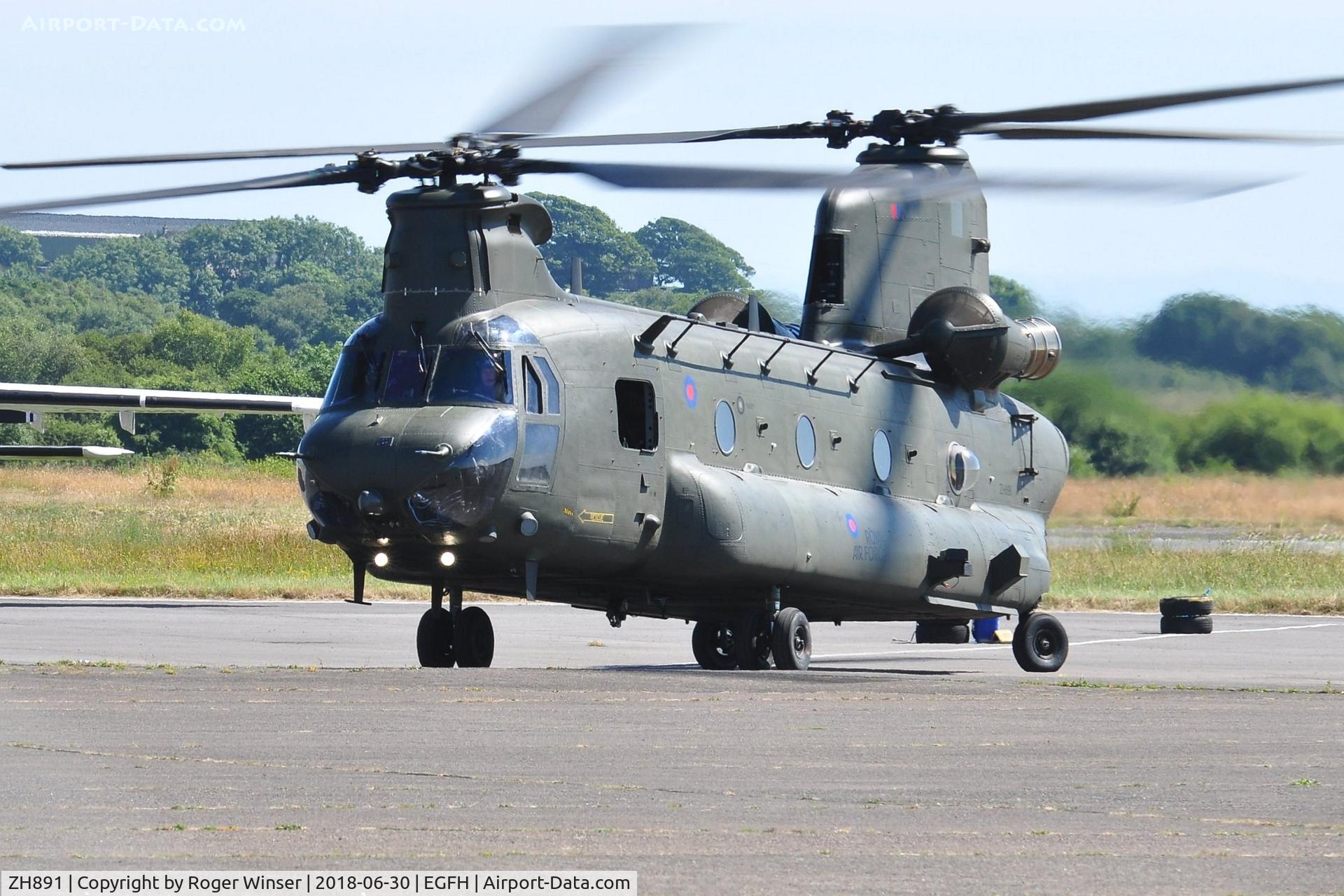 ZH891, 1997 Boeing Chinook HC.6A C/N M4454, 27 Squadron RAF Chinook display helicopter brought up to HC.6A standards.