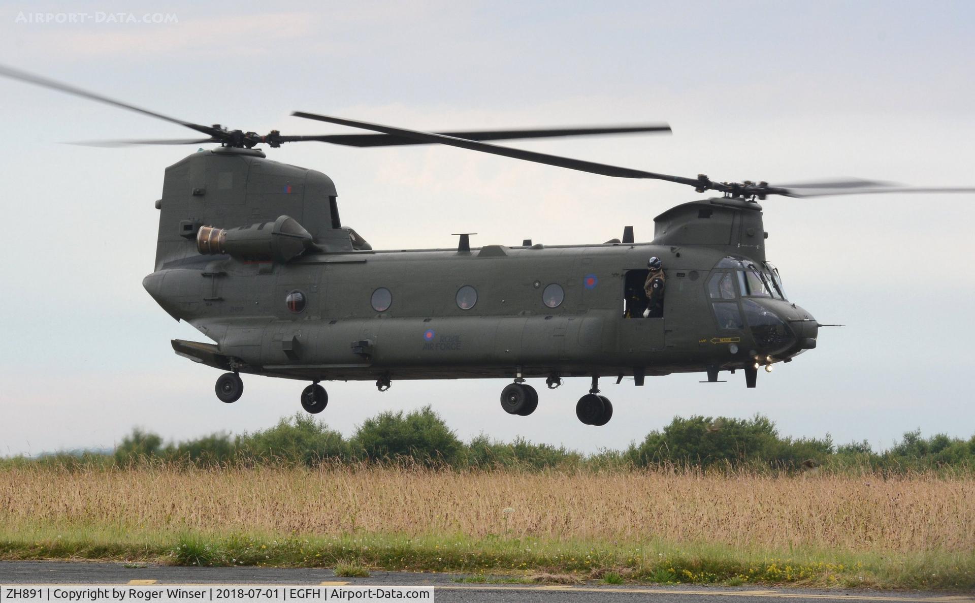 ZH891, 1997 Boeing Chinook HC.6A C/N M4454, 27 Squadron RAF display Chinook HC.6A departing Runway 04.