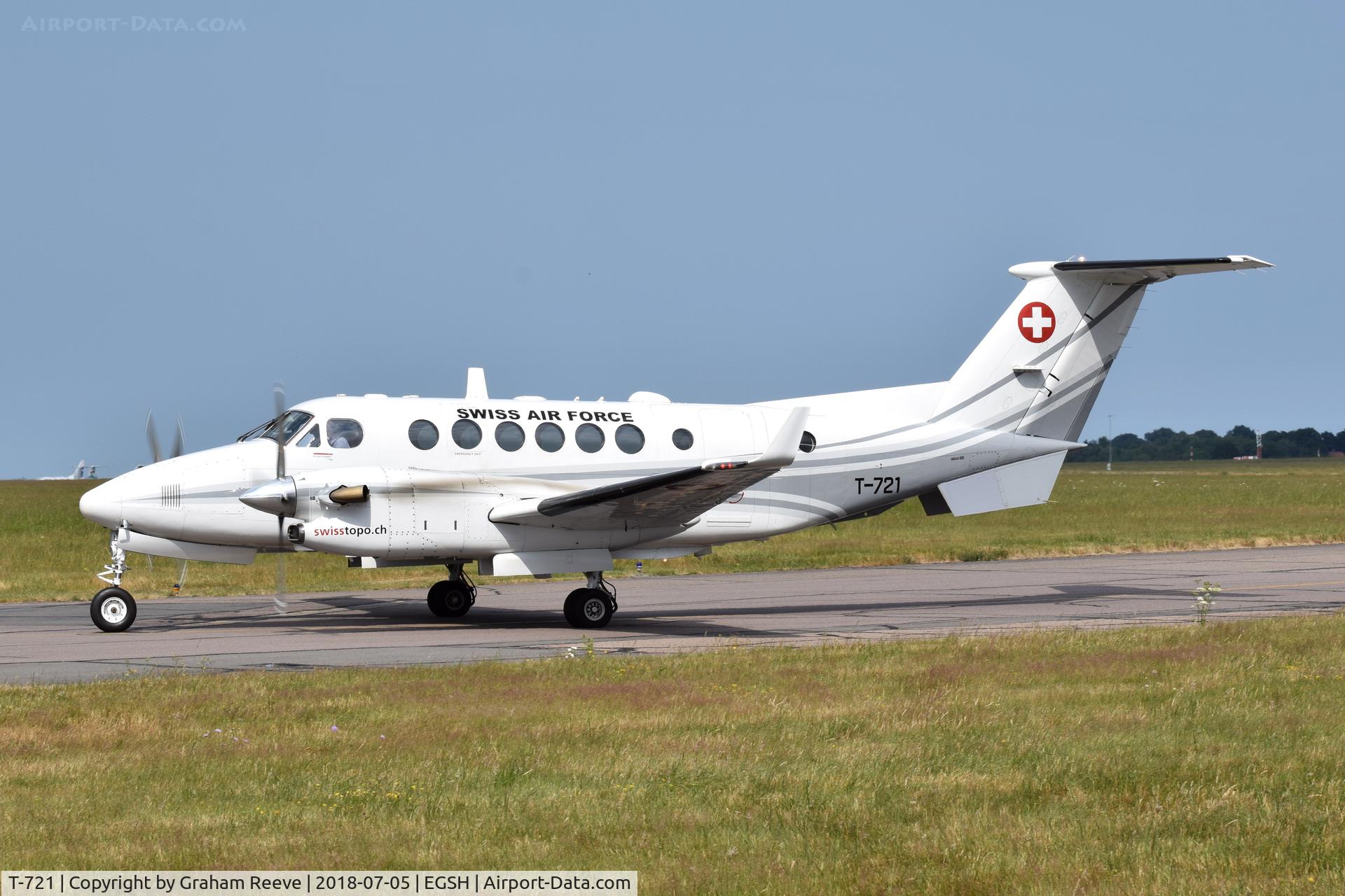 T-721, 1993 Beech Super King Air 350 C/N FN-1, Just landed at Norwich.