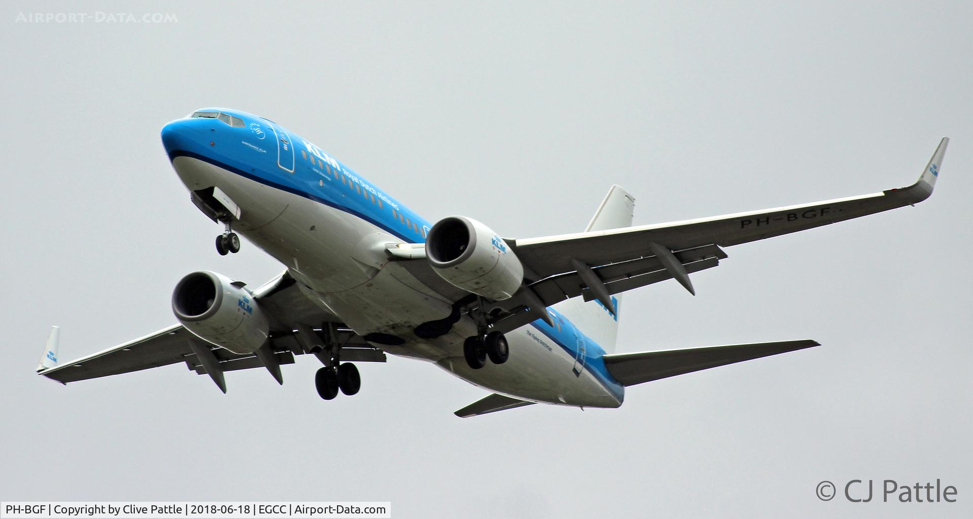 PH-BGF, 2008 Boeing 737-7K2 C/N 30365, Landing approach to EGCC