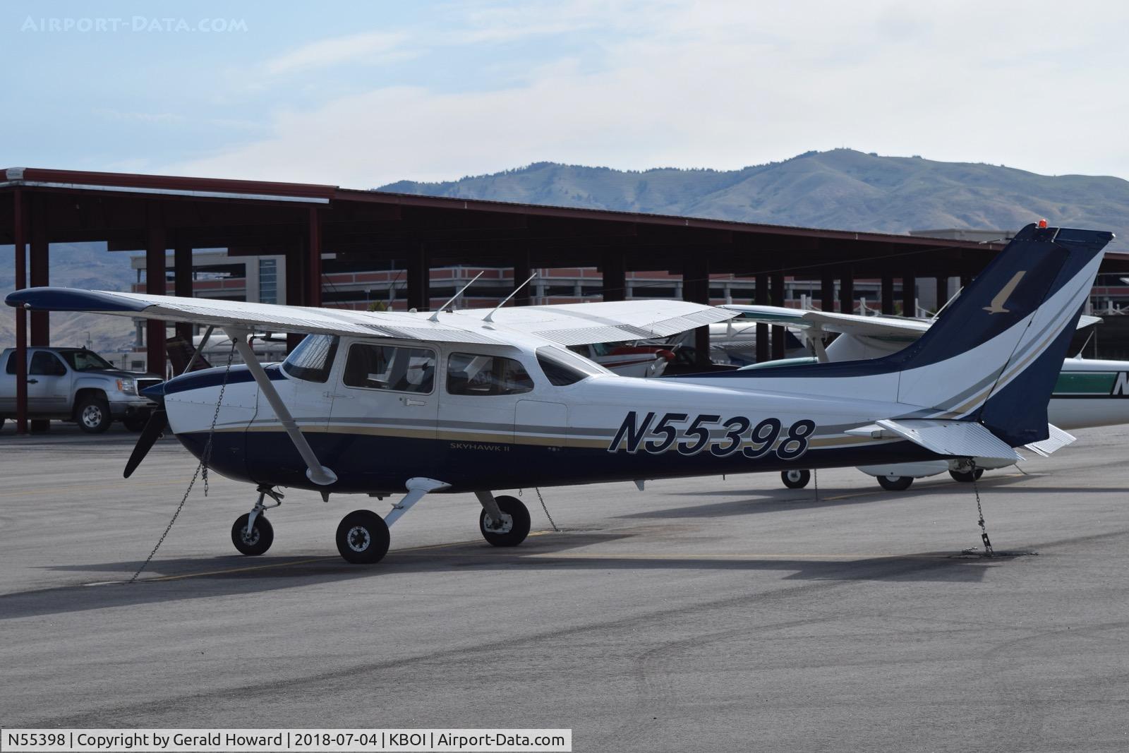 N55398, 1981 Cessna 172P C/N 17275174, Parked on the north GA ramp.