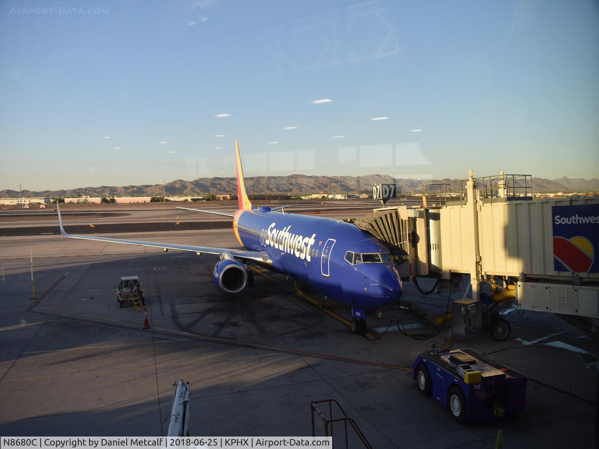 N8680C, 2016 Boeing 737-8H4 C/N 36737, Seen at Phoenix Sky Harbor International Airport