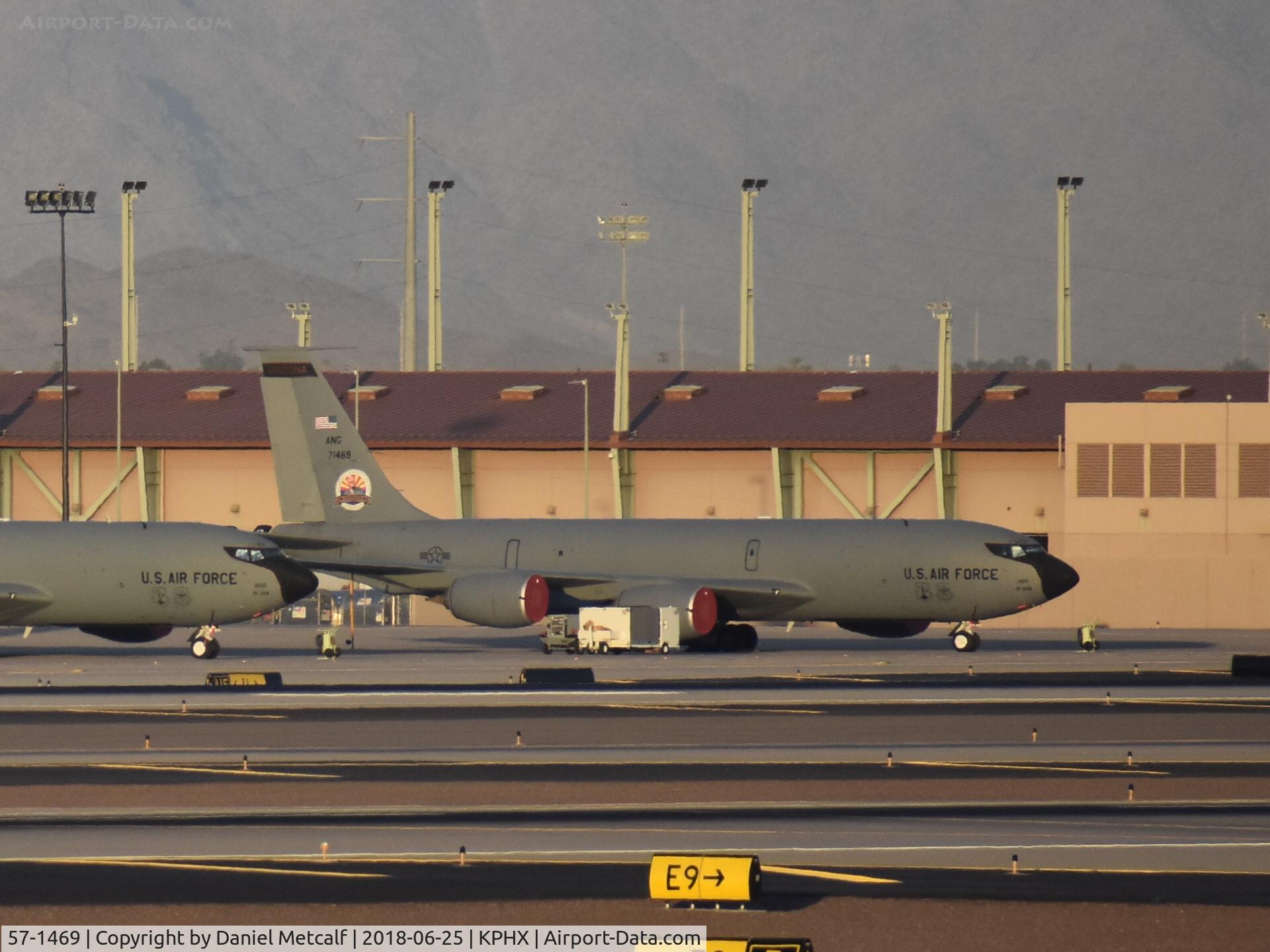 57-1469, 1958 Boeing KC-135R Stratotanker C/N 17540, Seen at Phoenix Sky Harbor International Airport