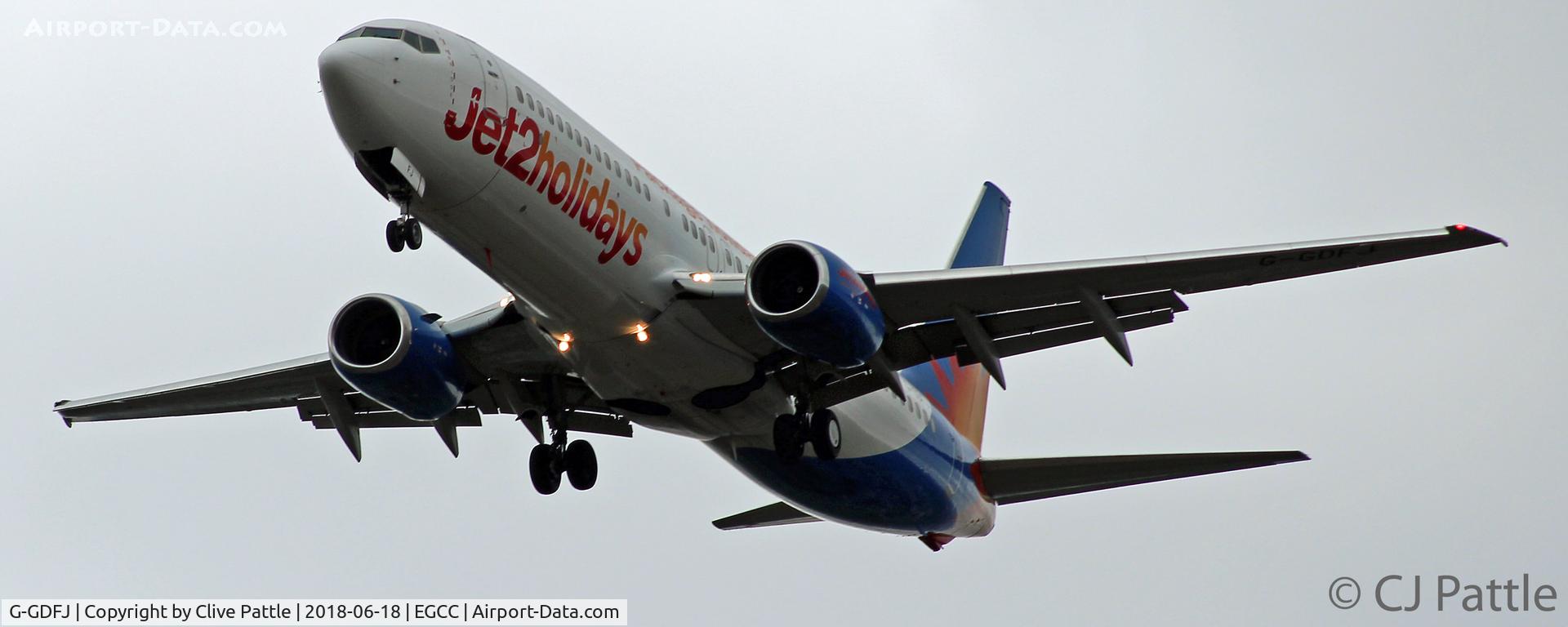 G-GDFJ, 2000 Boeing 737-804 C/N 28229, Late evening landing at Manchester EGCC