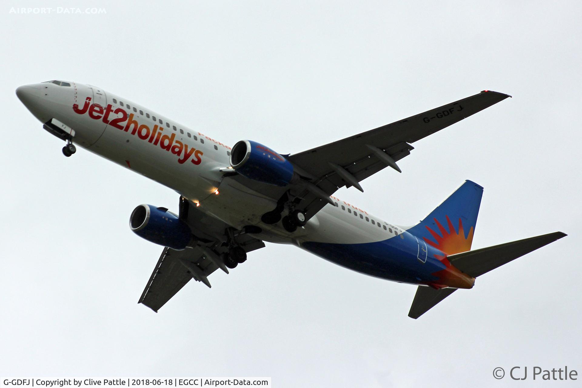 G-GDFJ, 2000 Boeing 737-804 C/N 28229, Late evening landing at Manchester EGCC