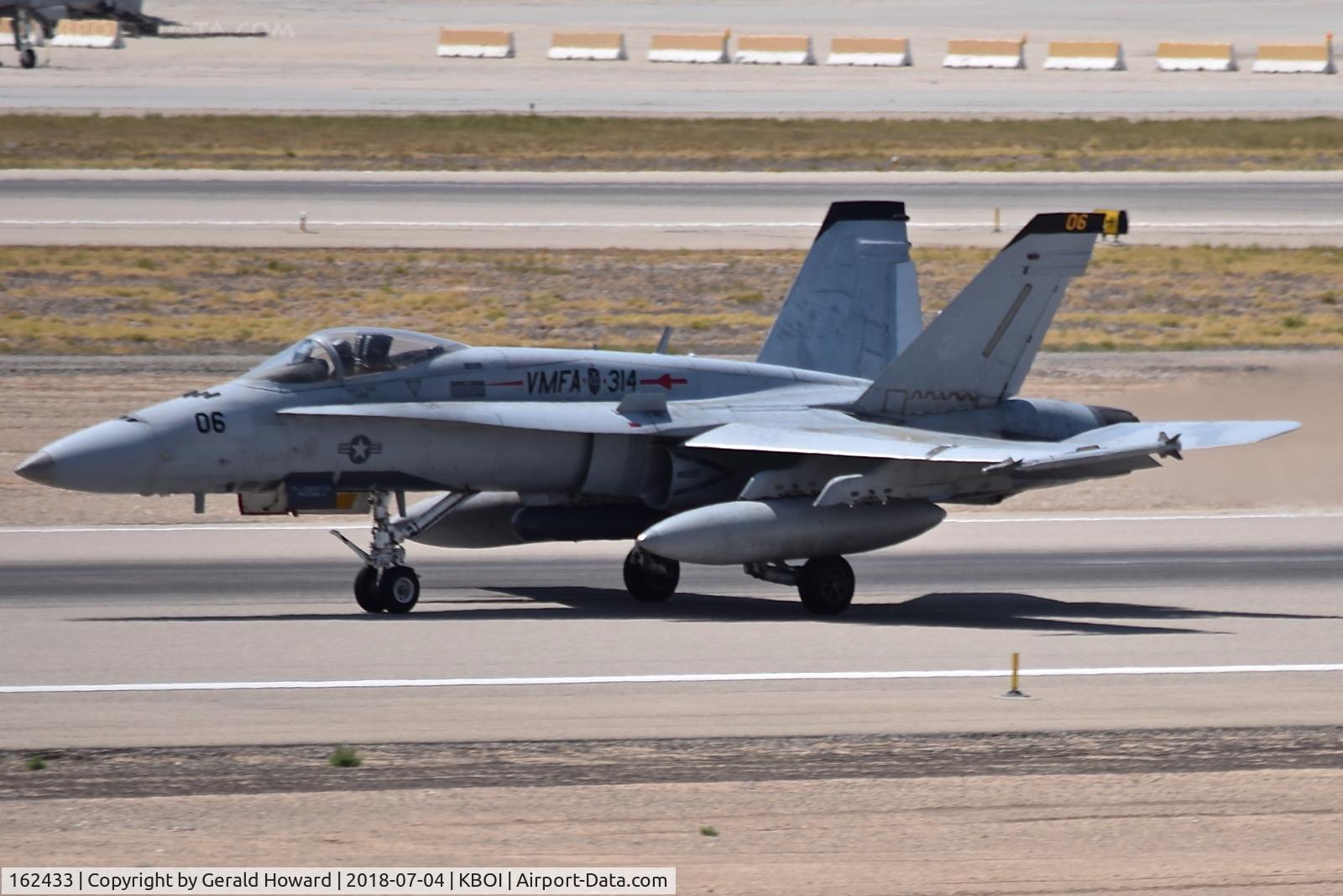 162433, McDonnell Douglas F/A-18A Hornet C/N 0276/A222, Take off run on RWY 10l.  VMFA-314  “Black Knights”, NAS Miramar, CA.