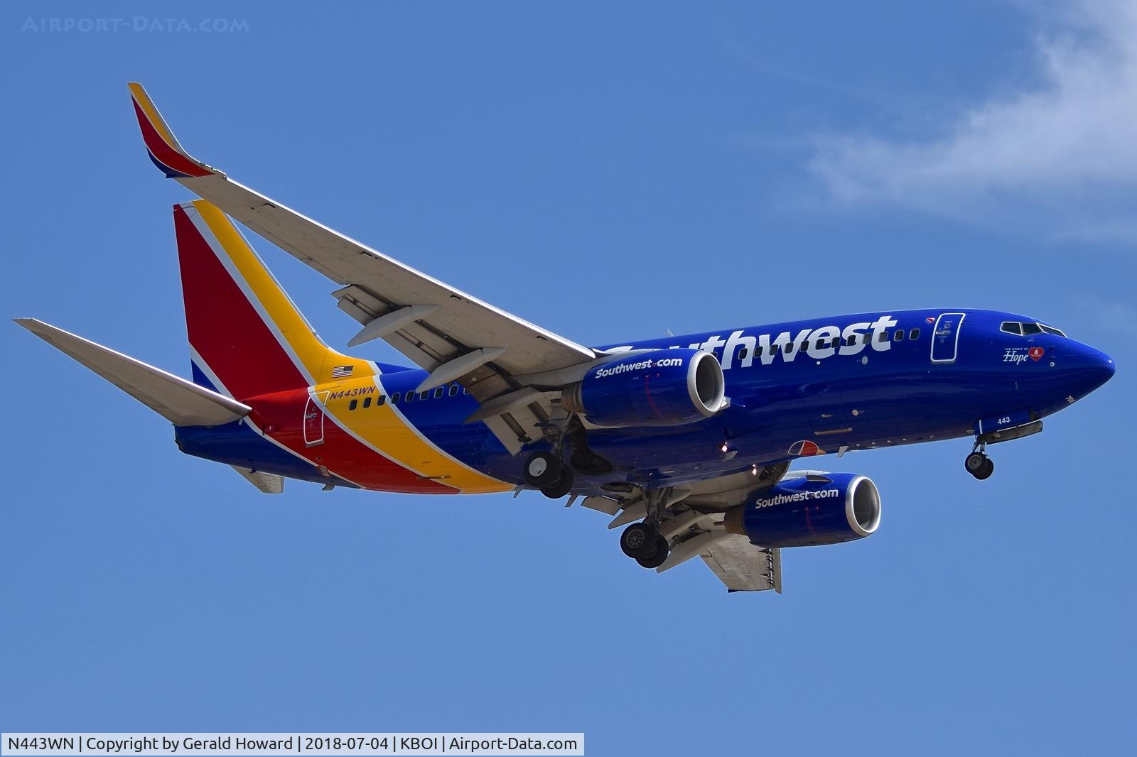 N443WN, 2003 Boeing 737-7H4 C/N 29838, Landing RWY 10L.