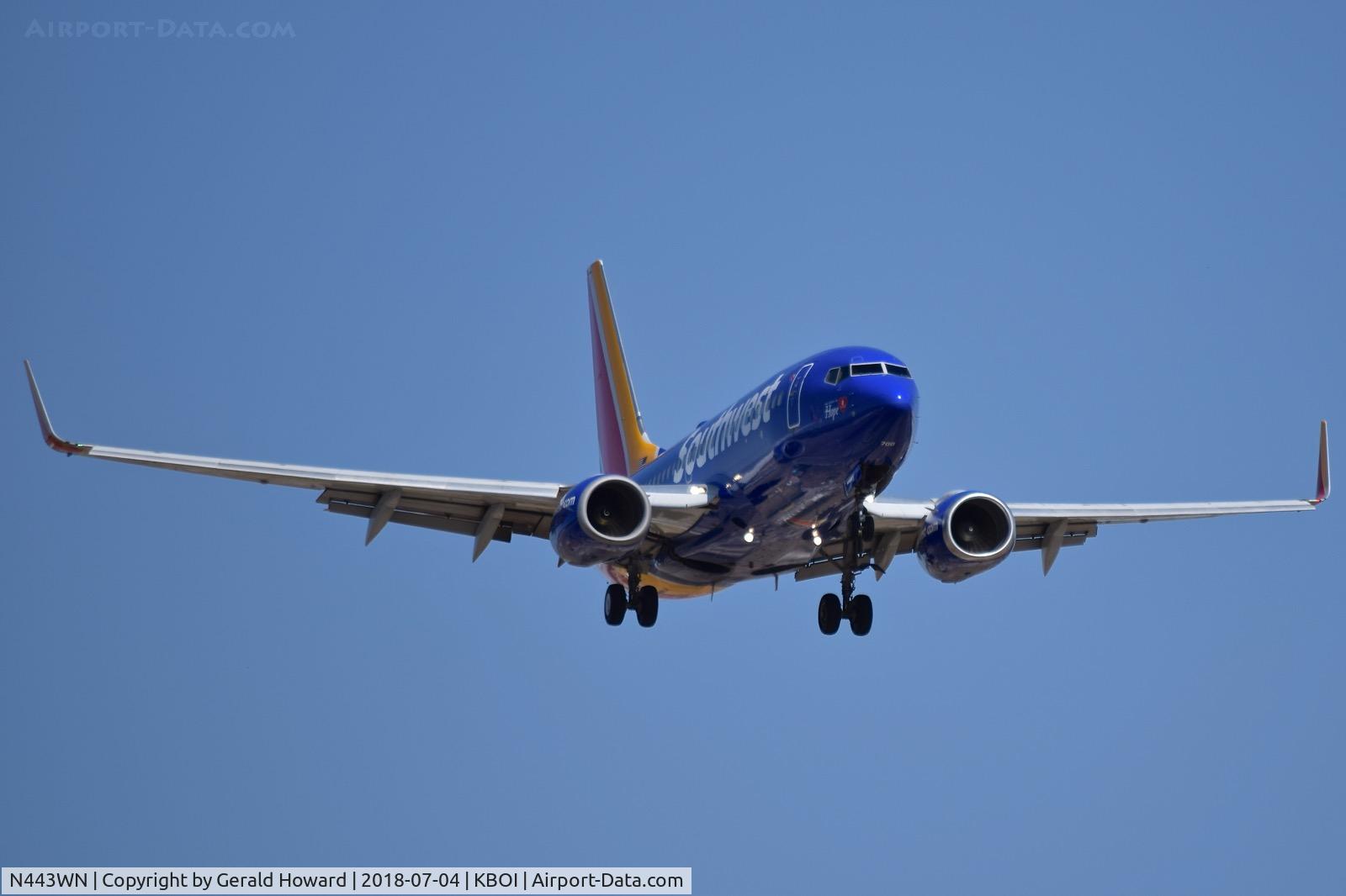 N443WN, 2003 Boeing 737-7H4 C/N 29838, Approach to RWY 10L.