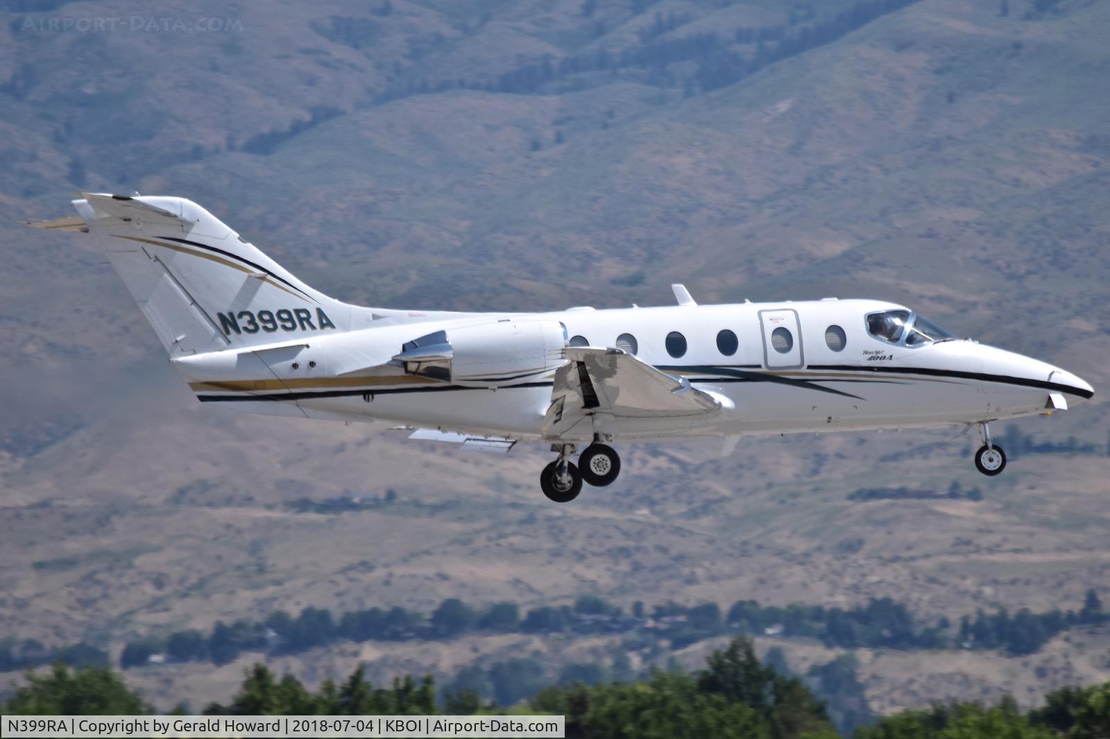 N399RA, 1998 Raytheon 400A Beechjet C/N RK-200, Landing RWY 10R.